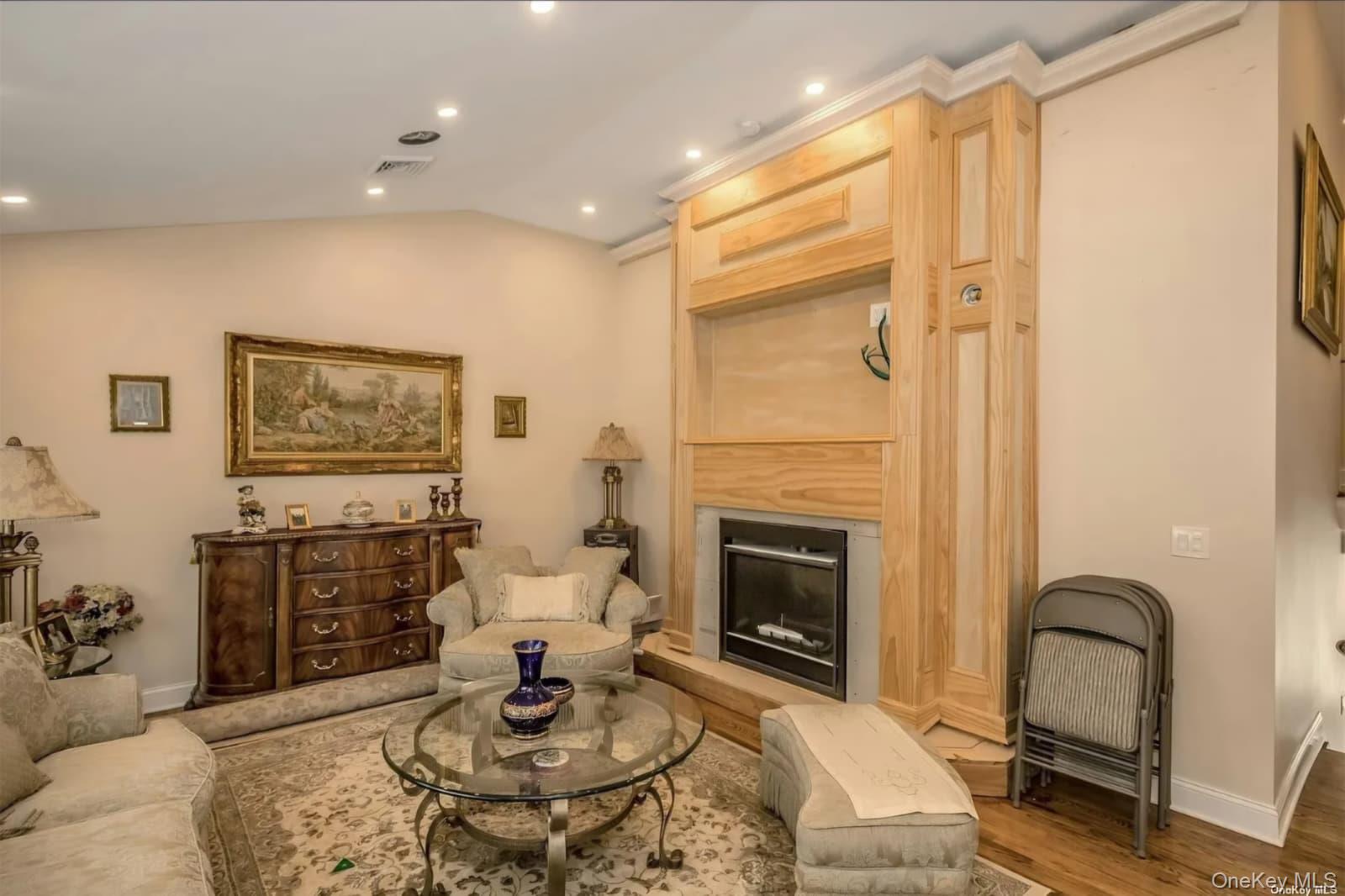 #12 photo, 3012 Mandalay Beach Road, Wantagh , NY 11793