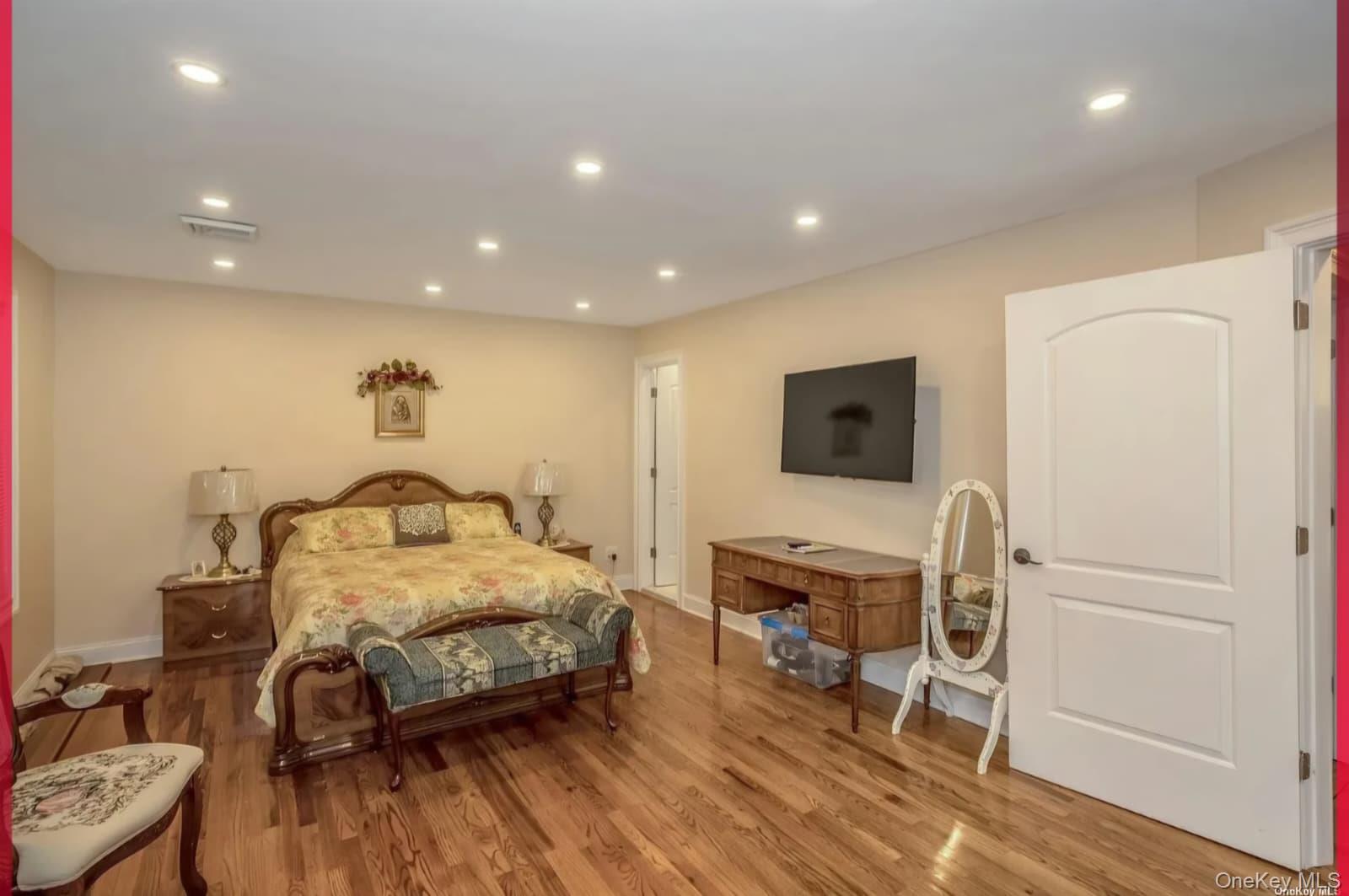 #13 photo, 3012 Mandalay Beach Road, Wantagh , NY 11793