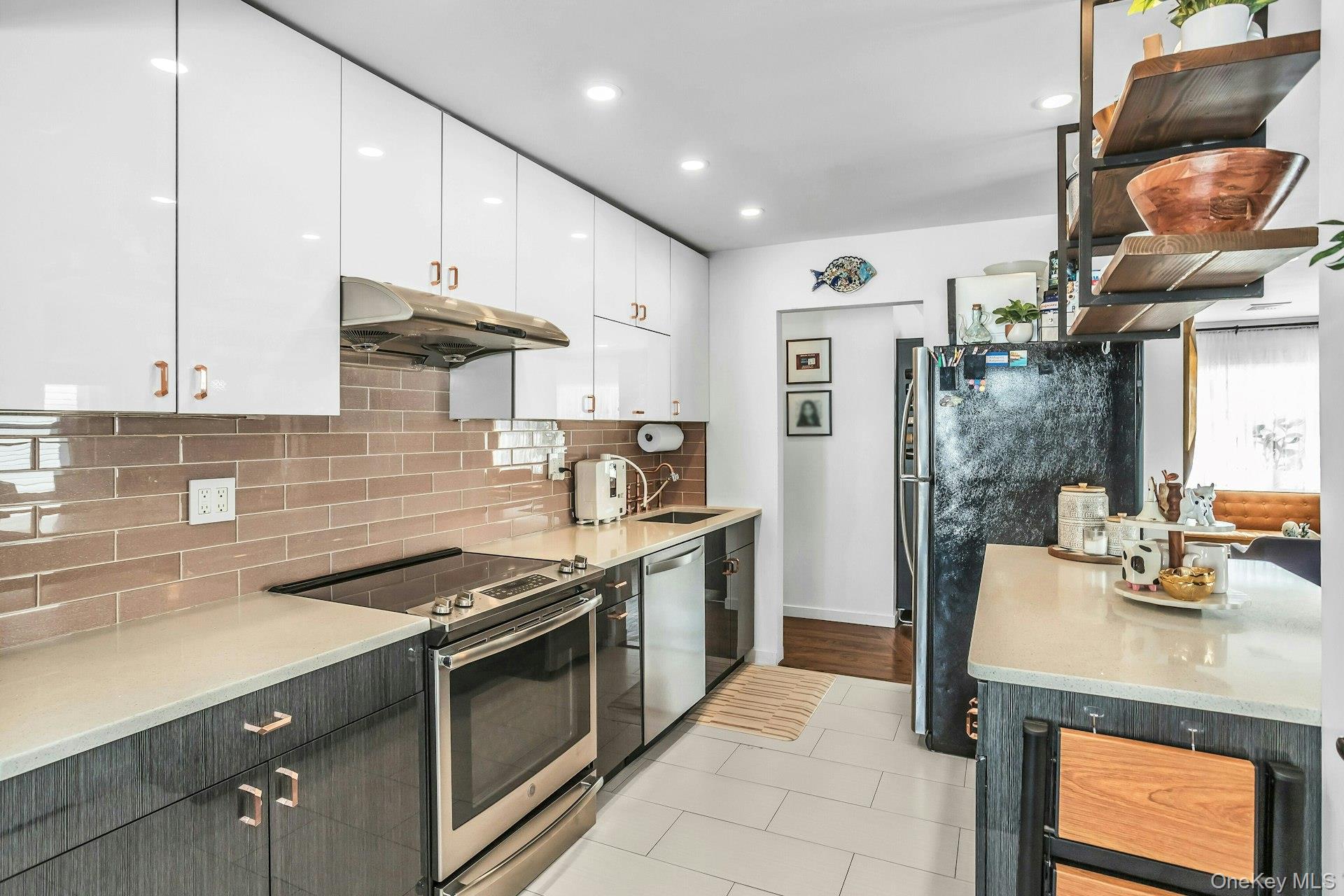 #6 photo, 116 Woods Avenue, Malverne , NY 11565