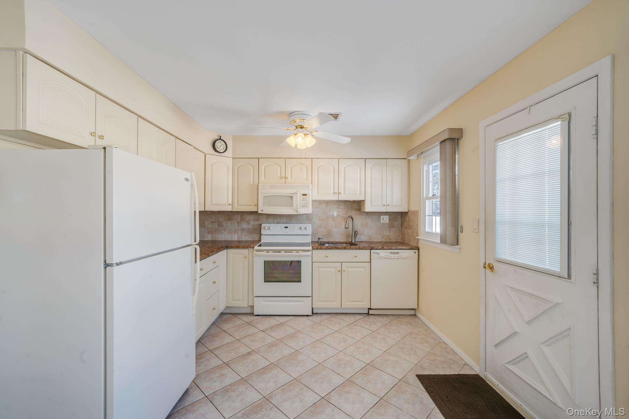 #19 photo, 430 Falmouth Court, Ridge , NY 11961