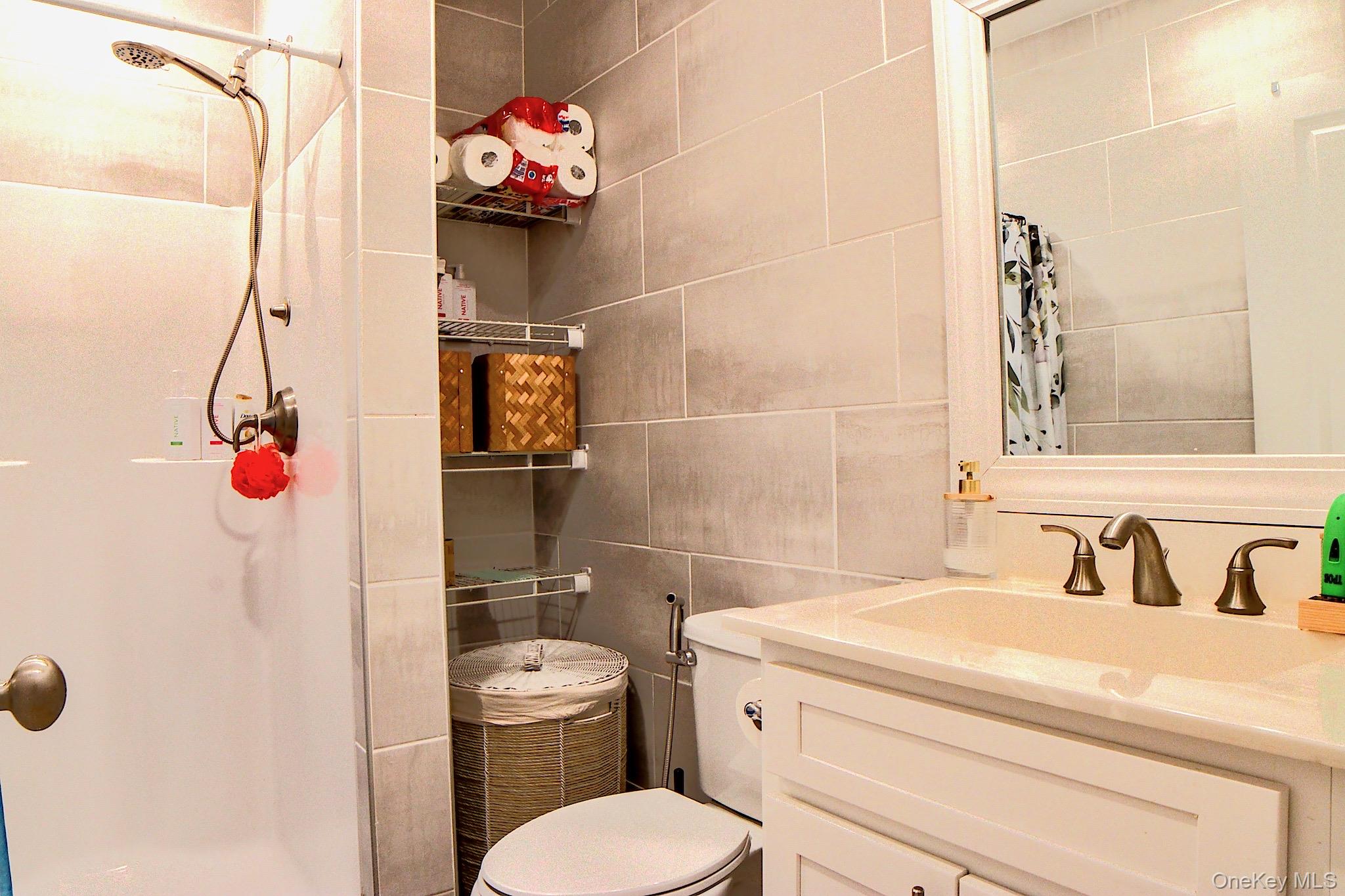 #13 photo, 14 Bittersweet Lane, Levittown , NY 11756