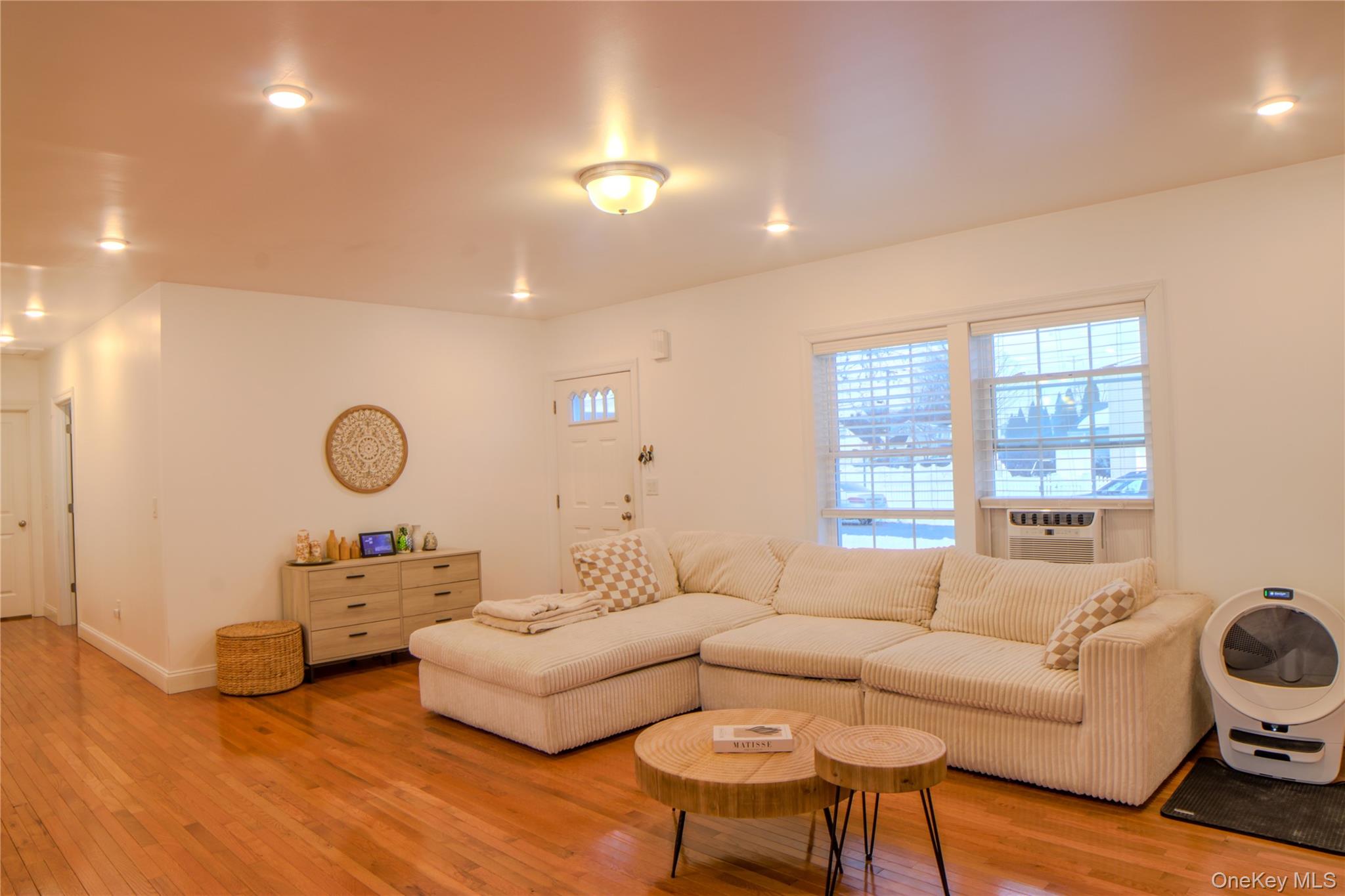 #4 photo, 14 Bittersweet Lane, Levittown , NY 11756