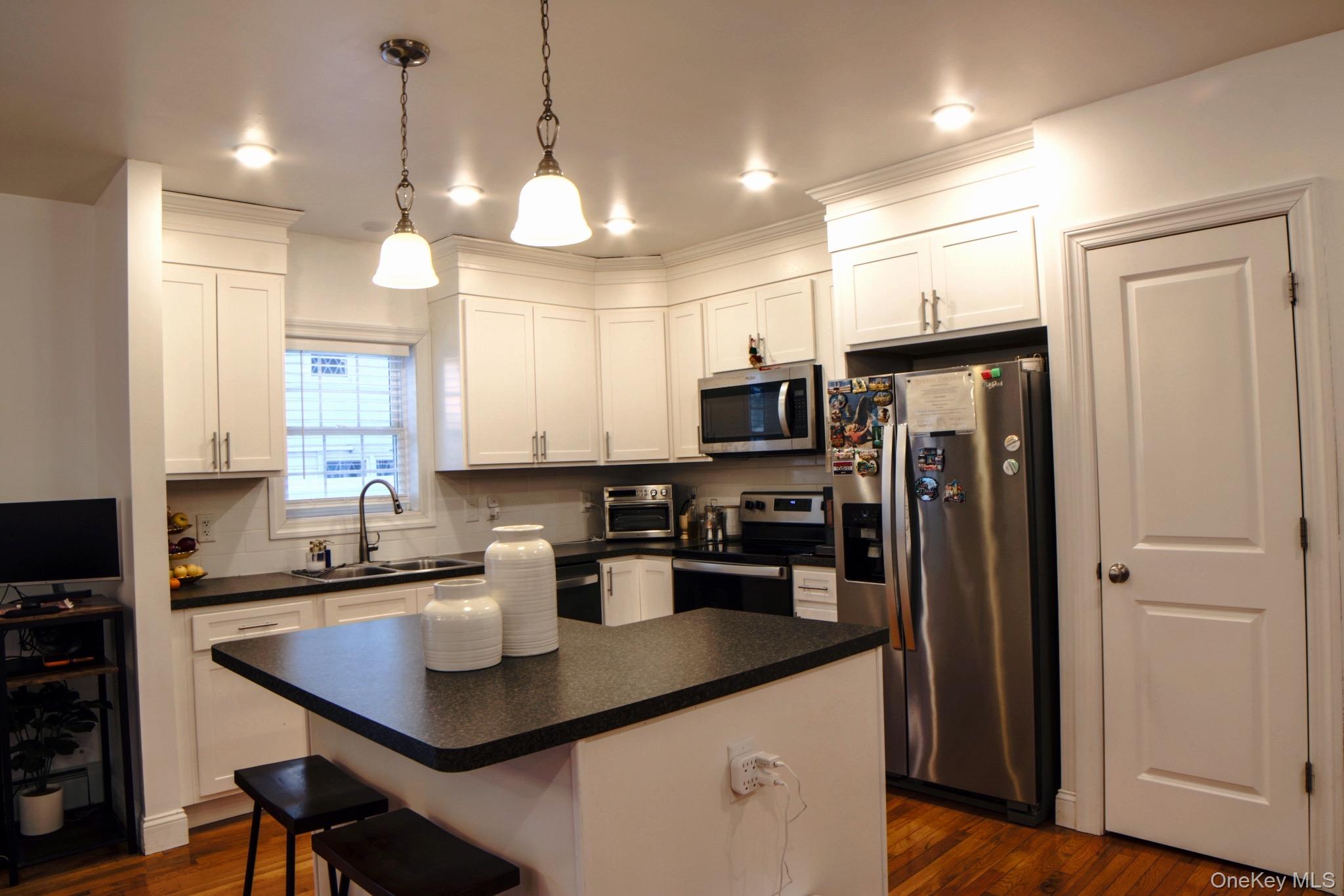 #5 photo, 14 Bittersweet Lane, Levittown , NY 11756