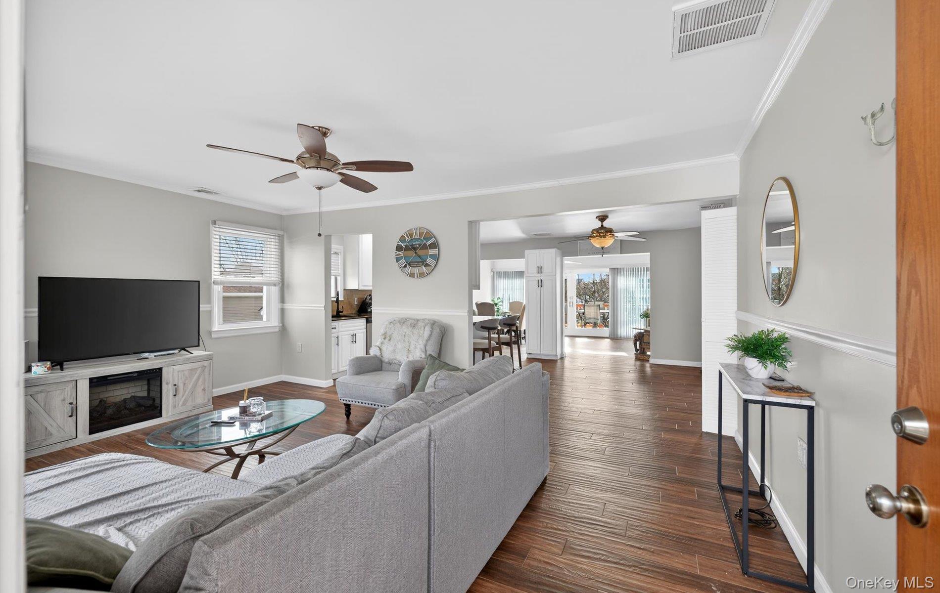 #5 photo, 20 Albert Road, 东长岛 Amity Harbor , NY 11701