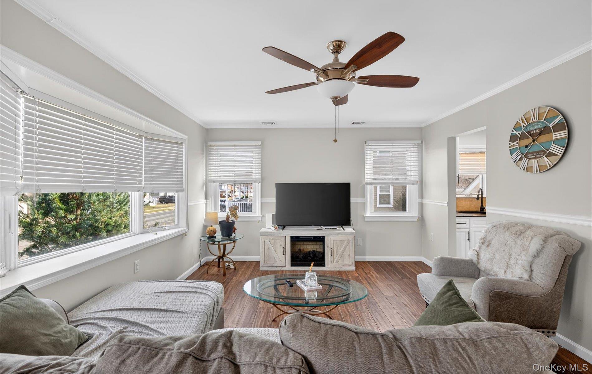 #6 photo, 20 Albert Road, 东长岛 Amity Harbor , NY 11701