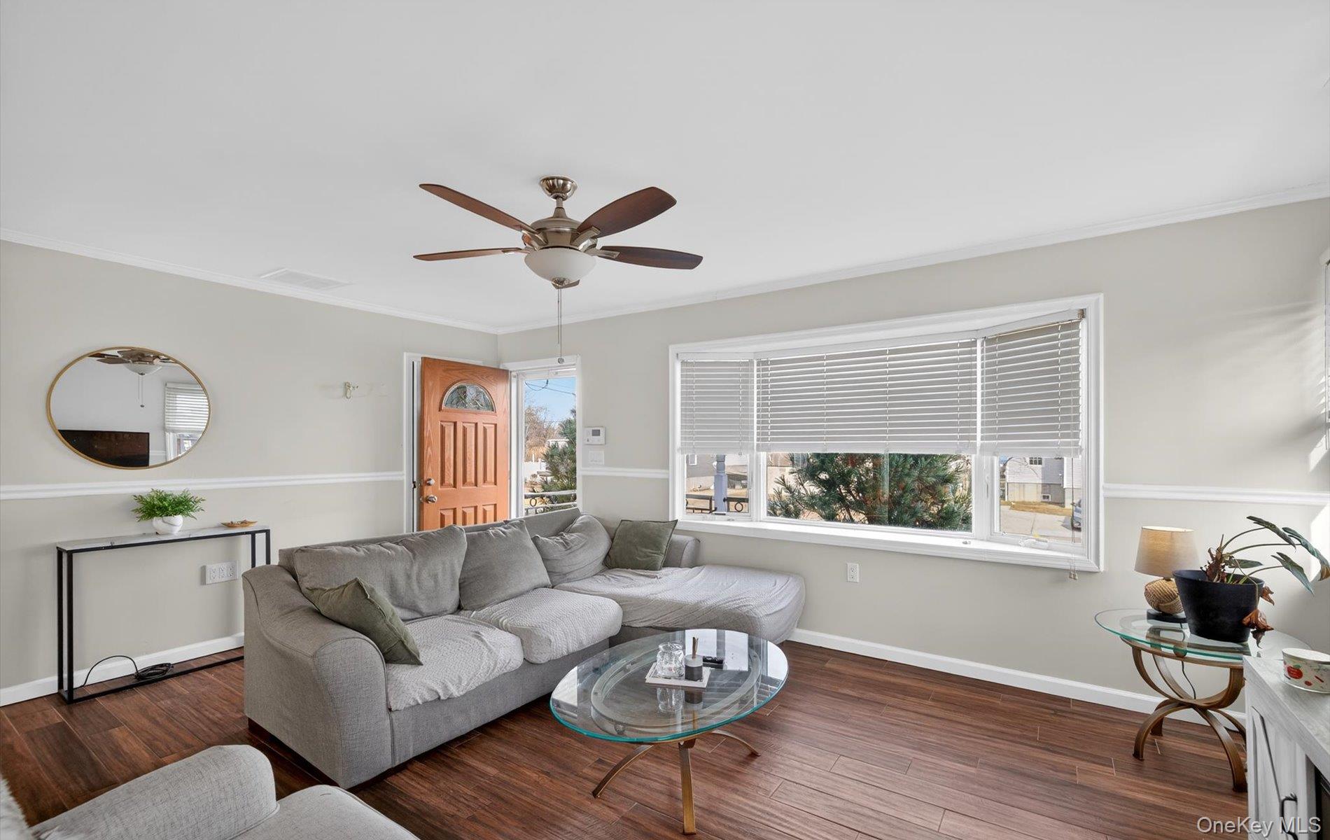 #8 photo, 20 Albert Road, 东长岛 Amity Harbor , NY 11701