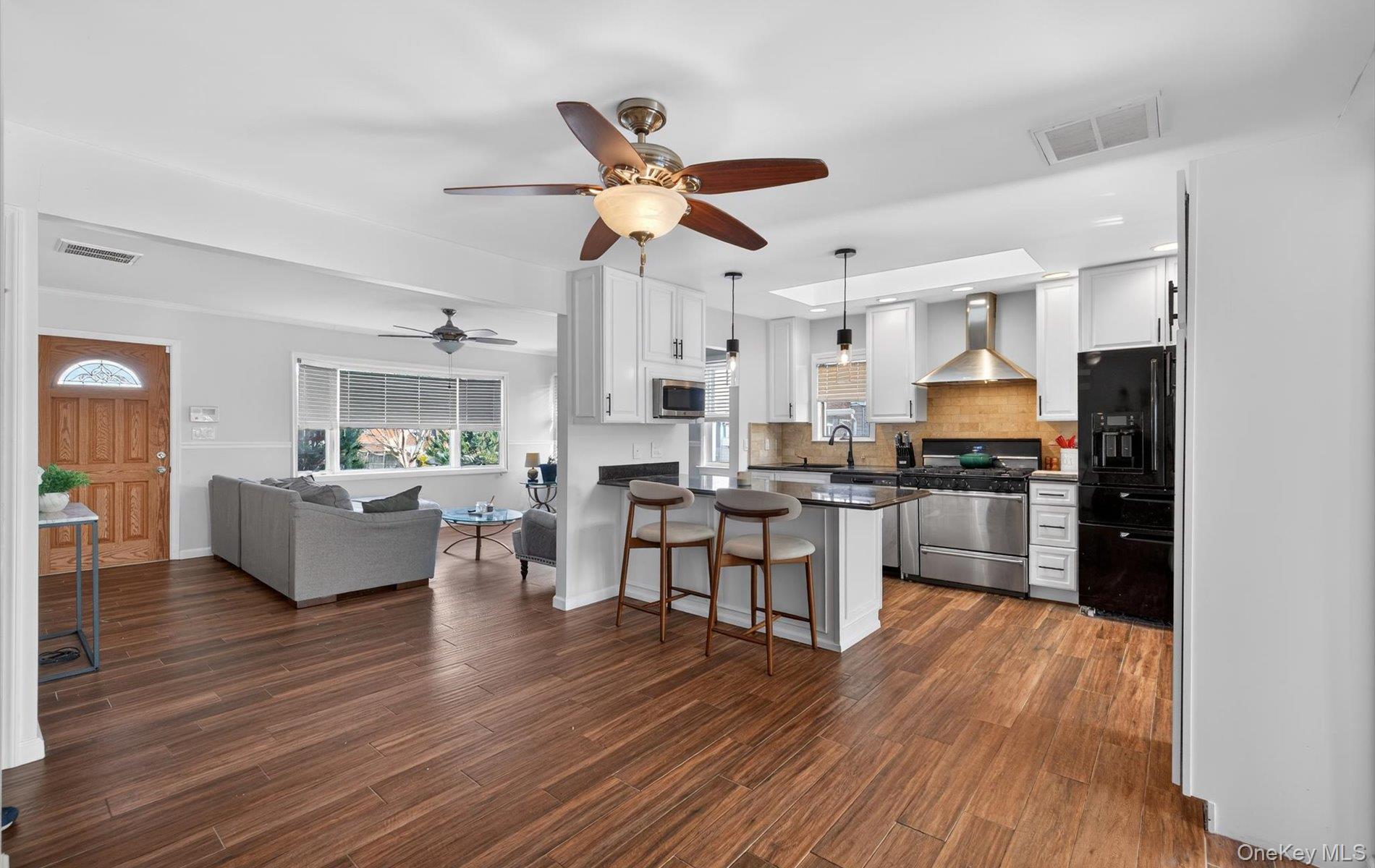 #9 photo, 20 Albert Road, 东长岛 Amity Harbor , NY 11701