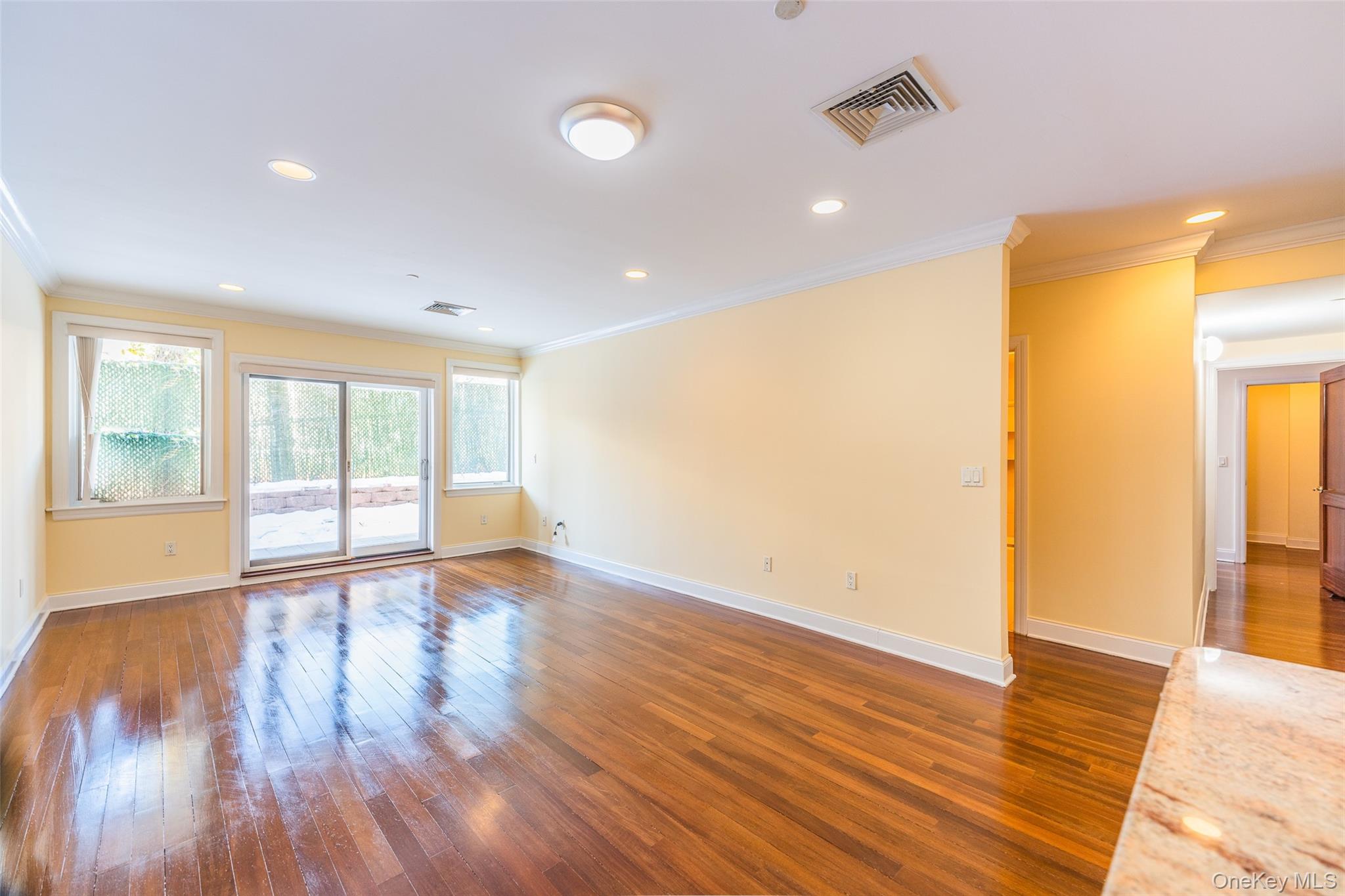 #12 photo, 171 Great Neck Road, ग्रेट नेक Great Neck , NY 11021