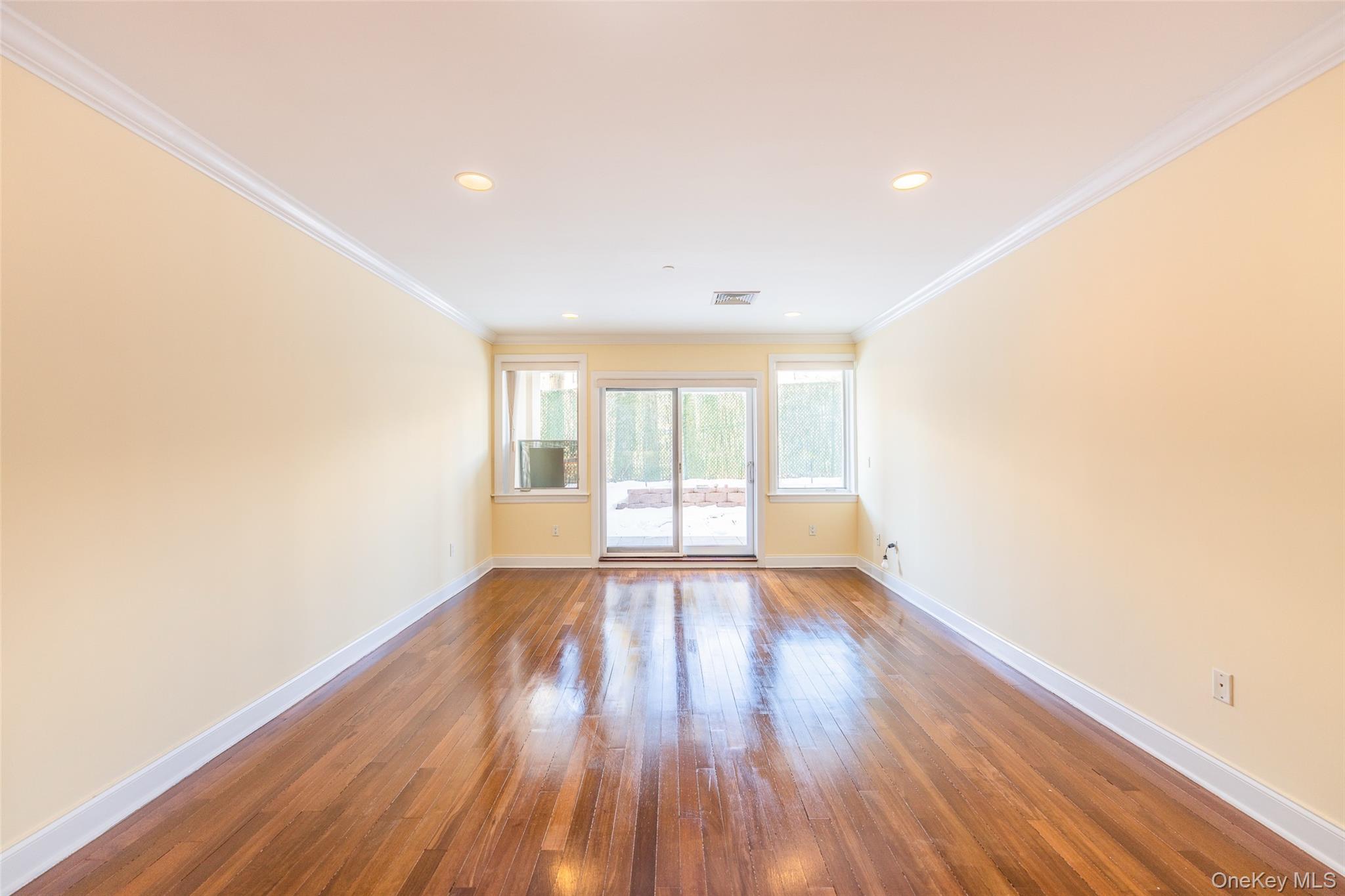 #13 photo, 171 Great Neck Road, ग्रेट नेक Great Neck , NY 11021