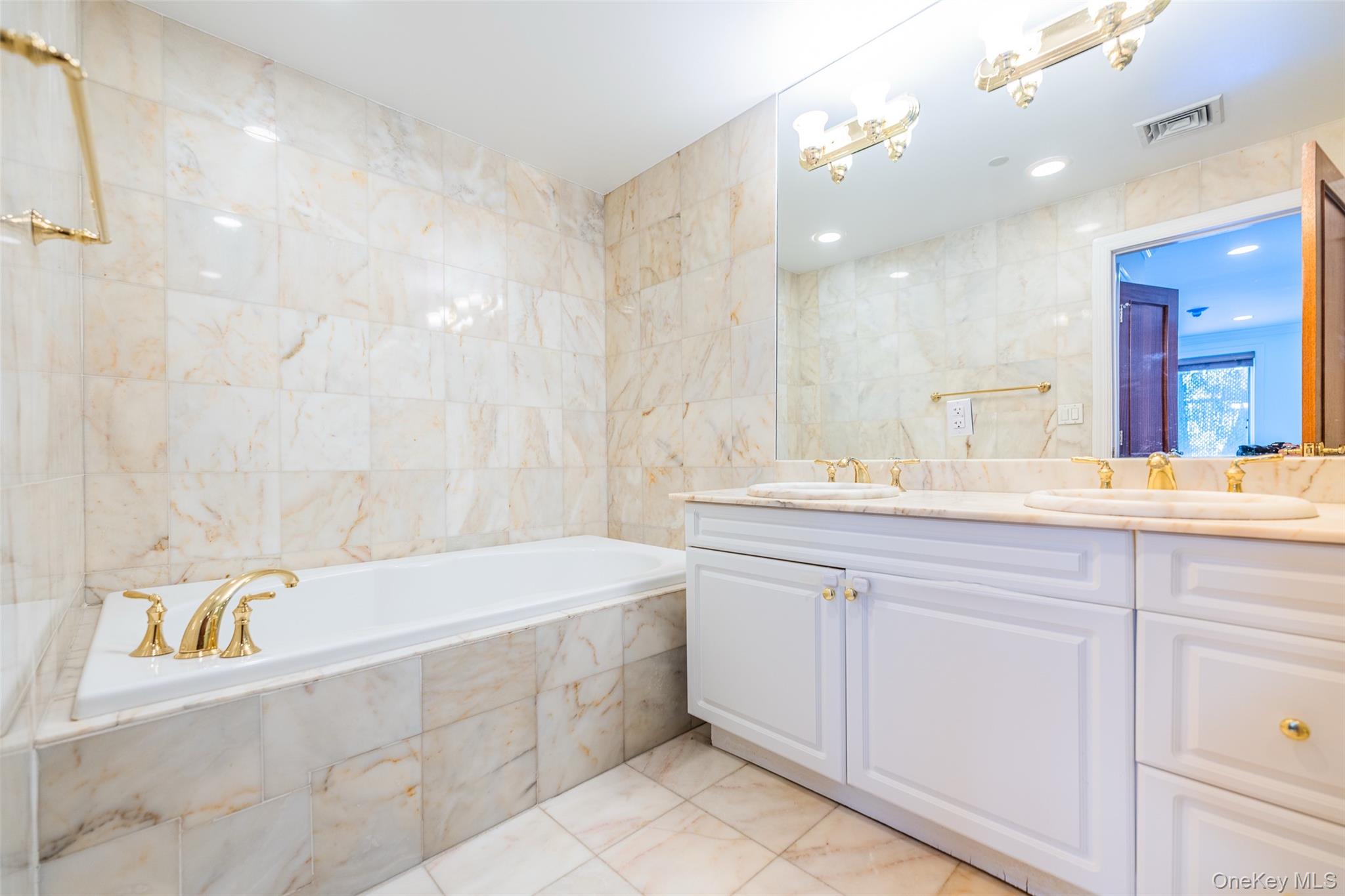 #18 photo, 171 Great Neck Road, ग्रेट नेक Great Neck , NY 11021