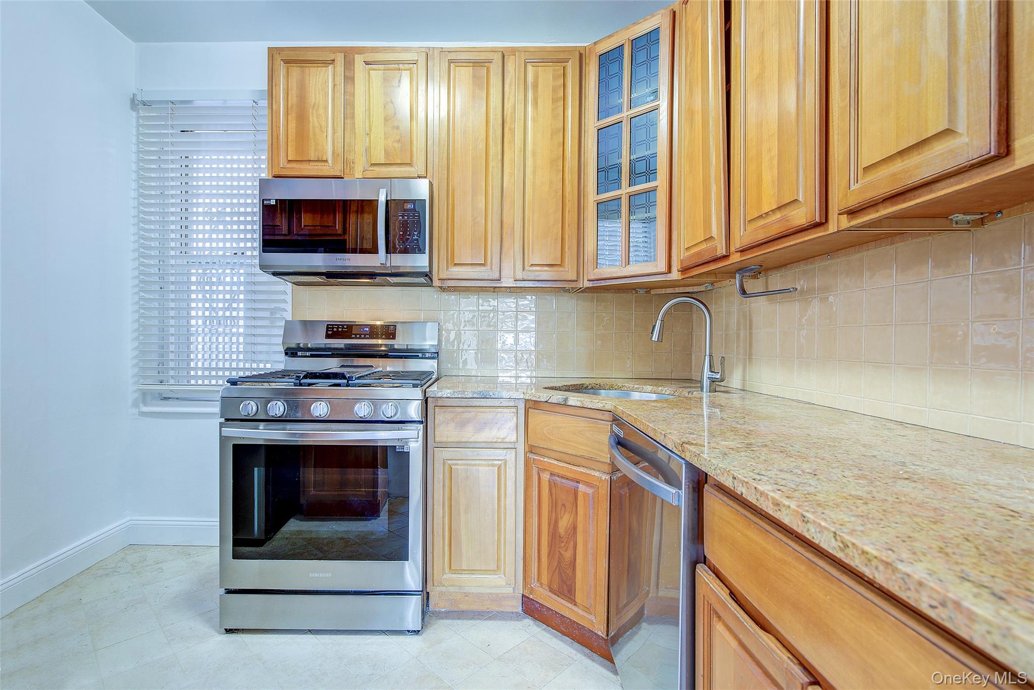 #17 photo, 77-14 113th Street, Куинс ‖ Forest Hills , NY 11375