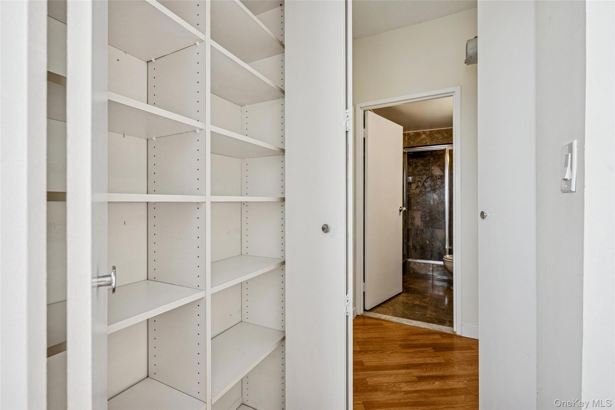 #10 photo, 2 Bay Club Drive, Куинс ‖ Bayside , NY 11360