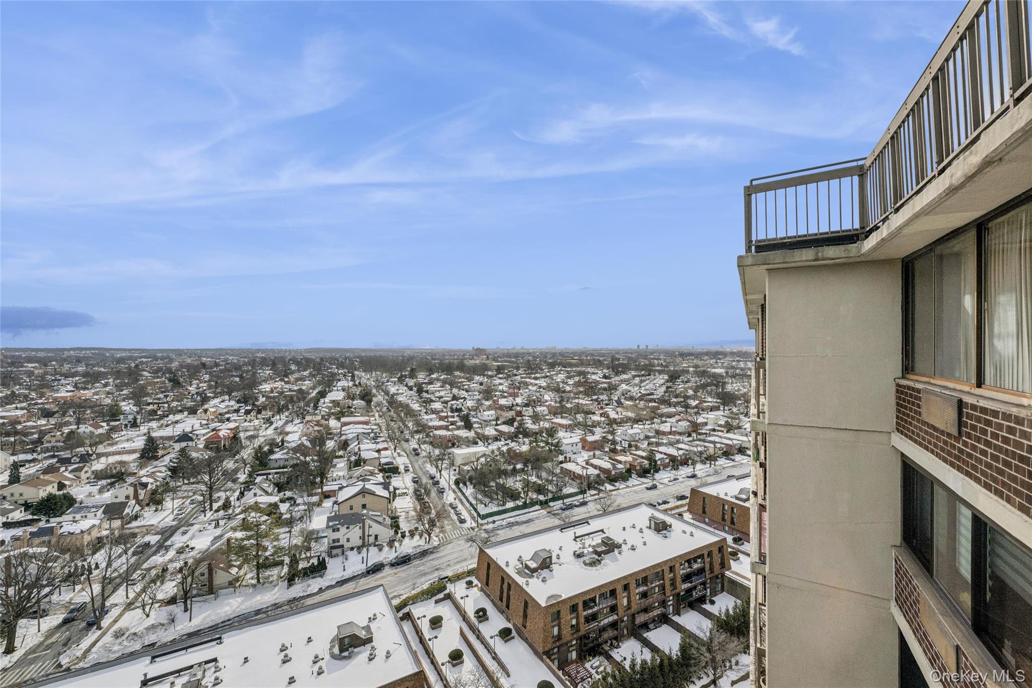 #12 photo, 2 Bay Club Drive, Куинс ‖ Bayside , NY 11360