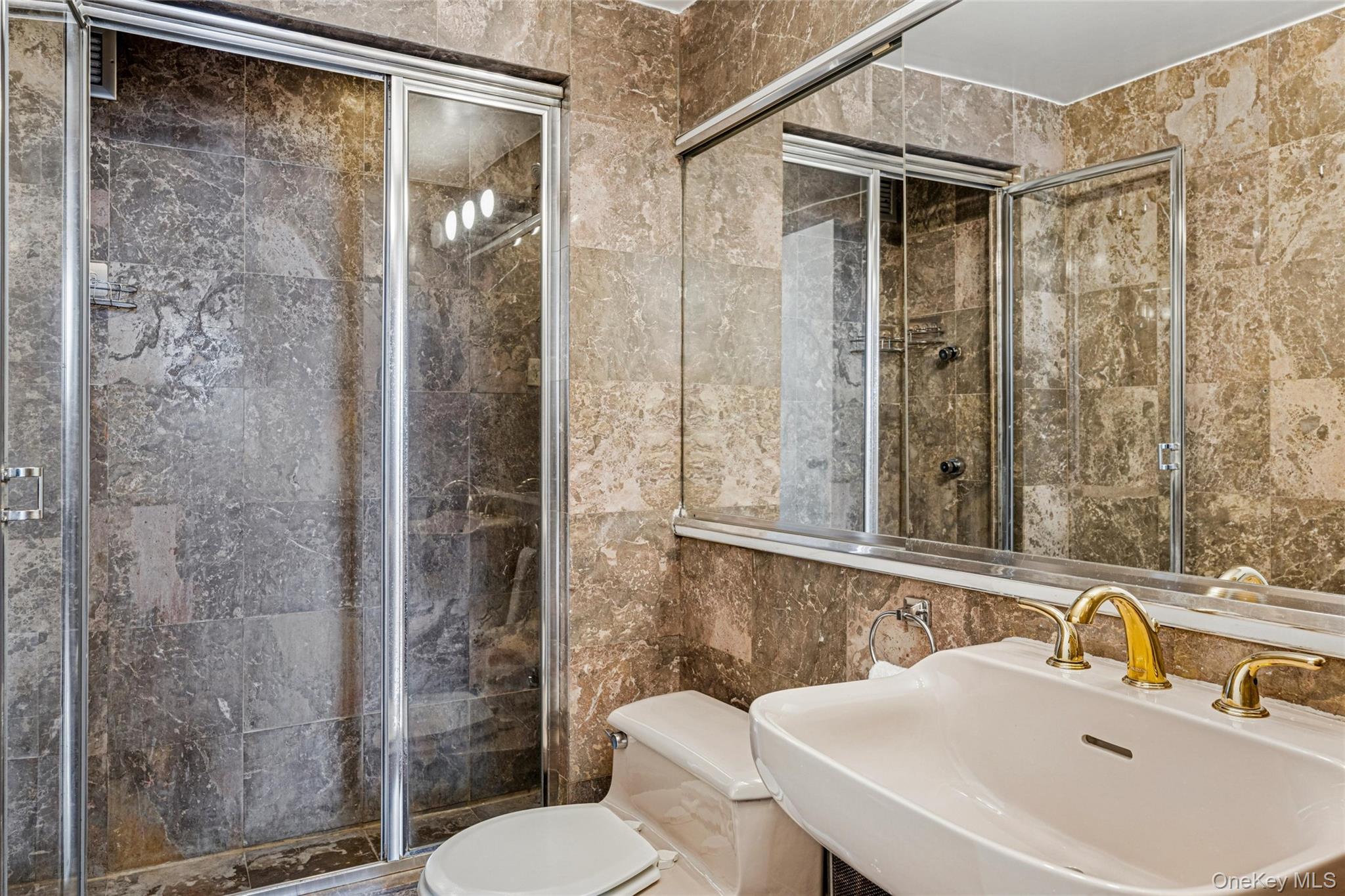 #13 photo, 2 Bay Club Drive, Куинс ‖ Bayside , NY 11360