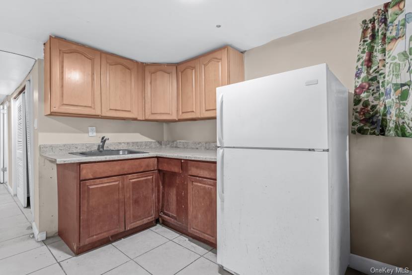 #12 photo, 1041 E 104th Street, הברונקס Brooklyn , NY 11236