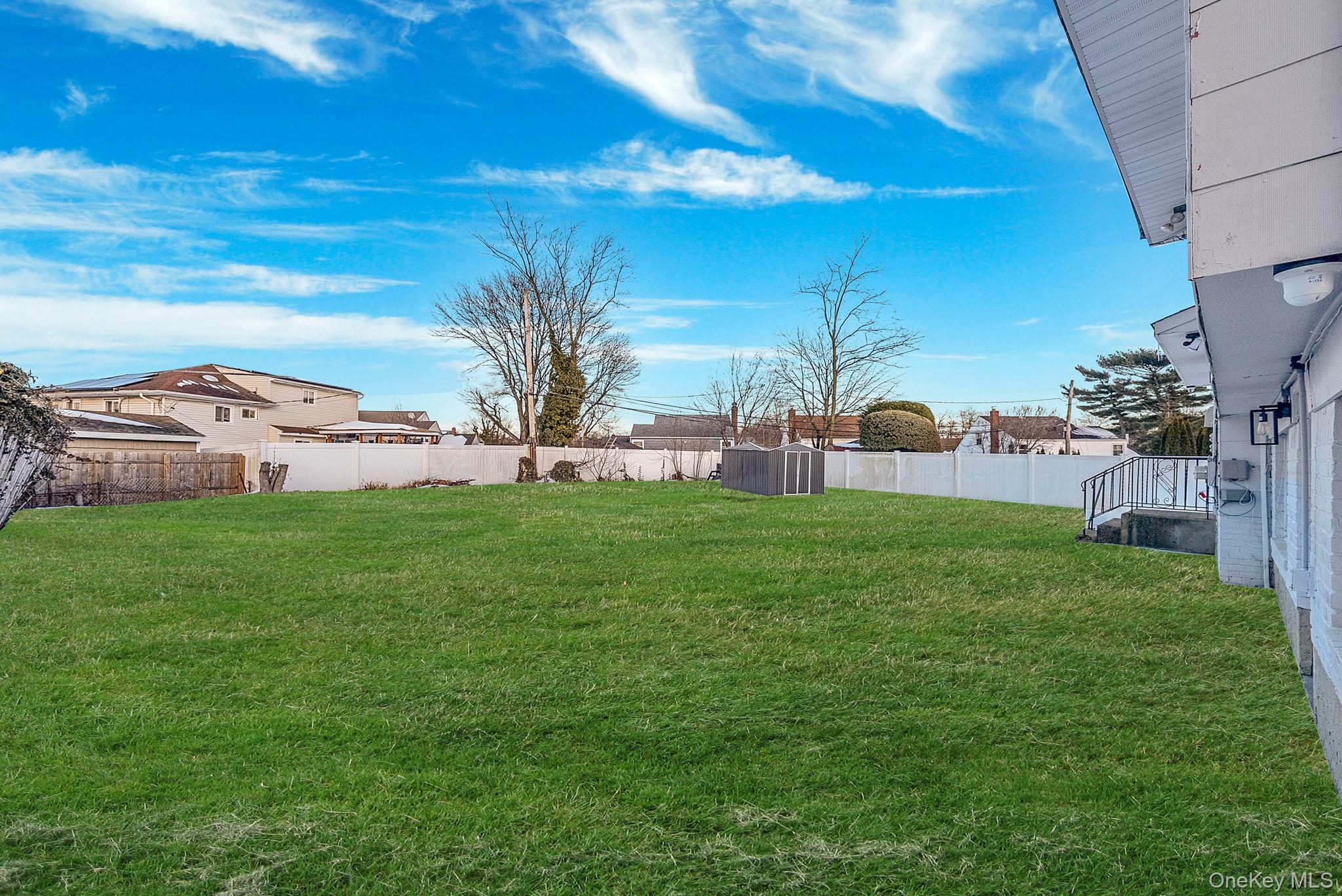 #13 photo, 59 Ford Drive, מחוז נסאו Massapequa , NY 11758