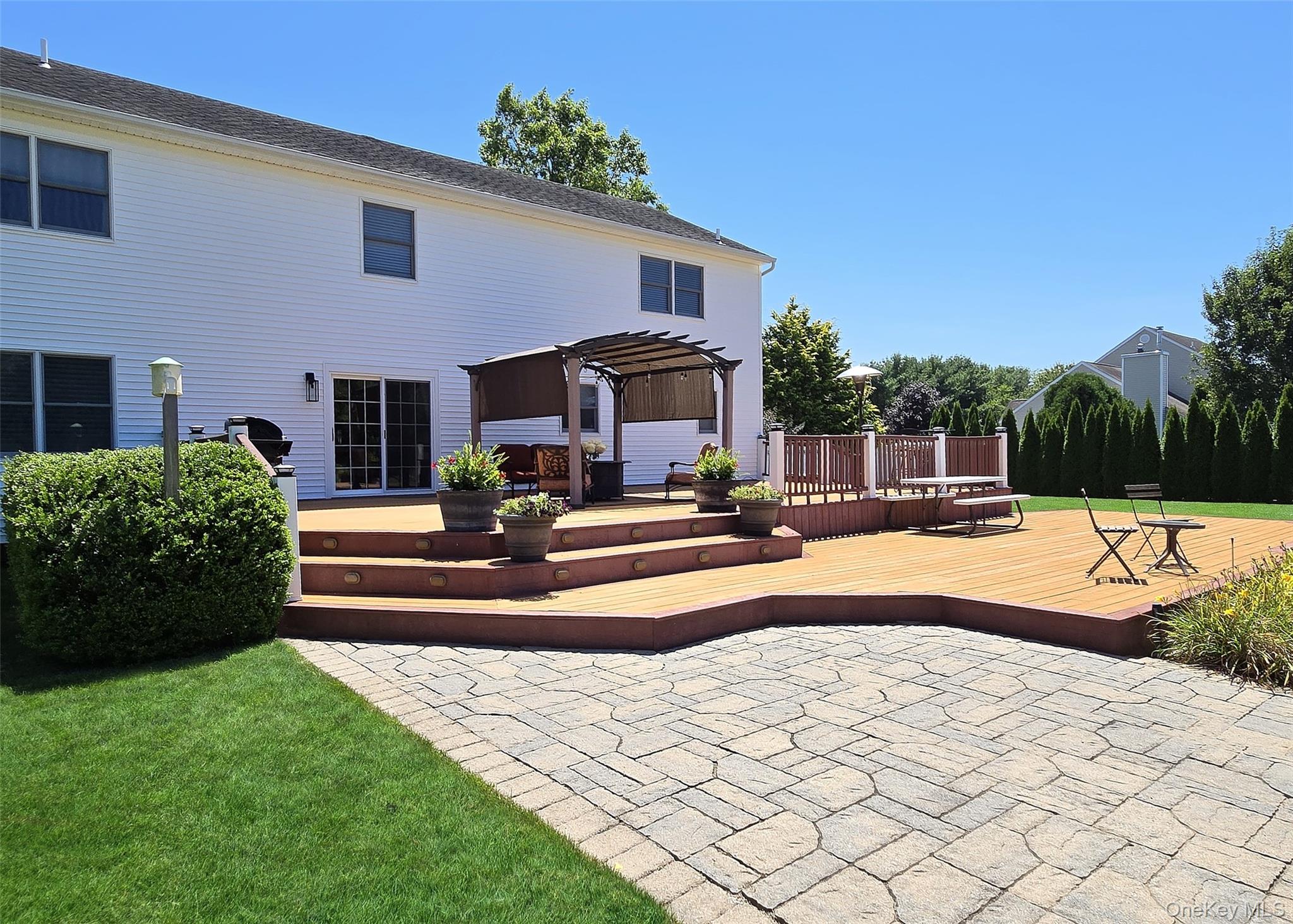 #12 photo, 11 Simpson Gate, Manorville , NY 11949