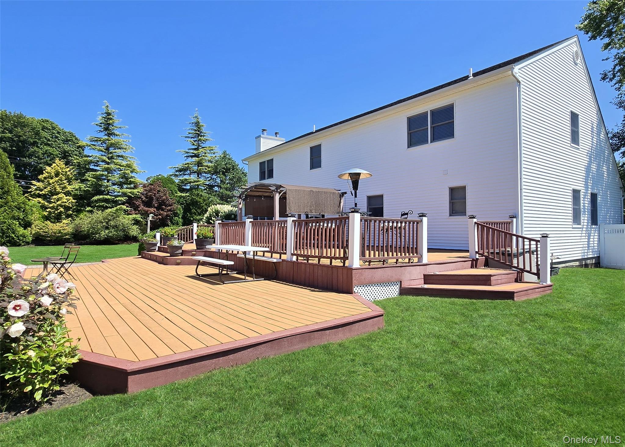 #13 photo, 11 Simpson Gate, Manorville , NY 11949