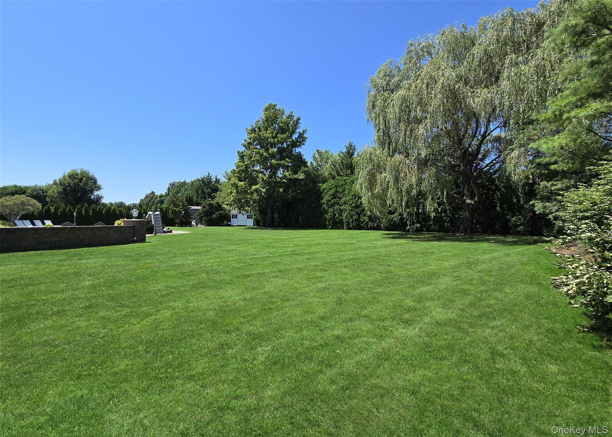 #18 photo, 11 Simpson Gate, Manorville , NY 11949