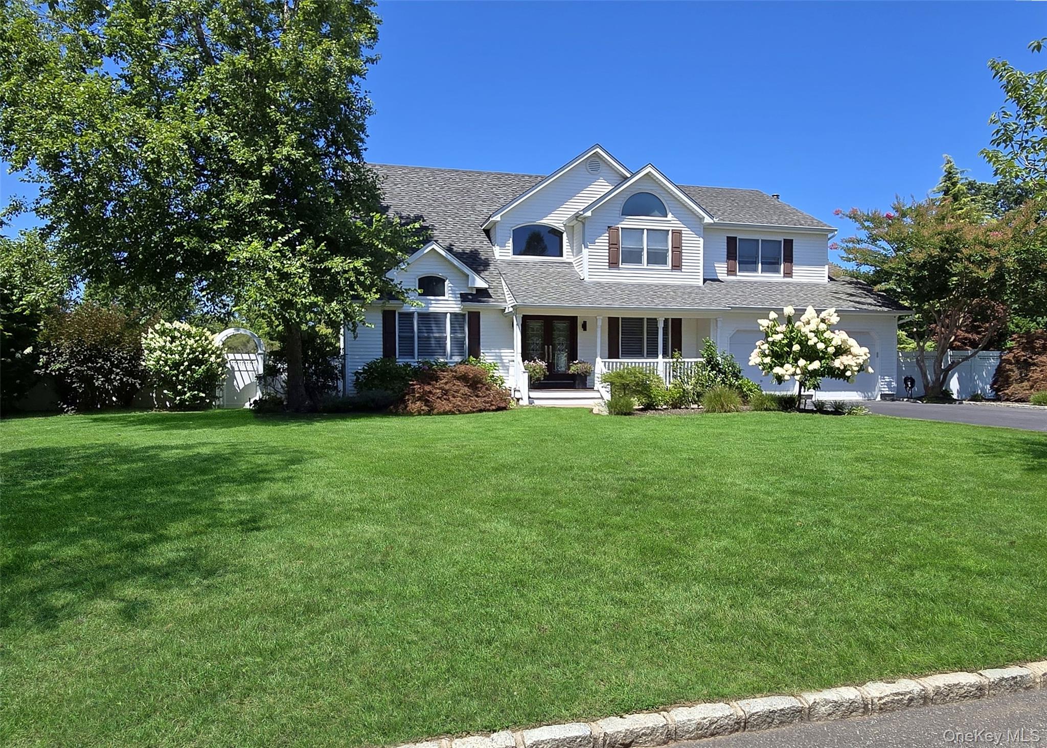 #4 photo, 11 Simpson Gate, Manorville , NY 11949