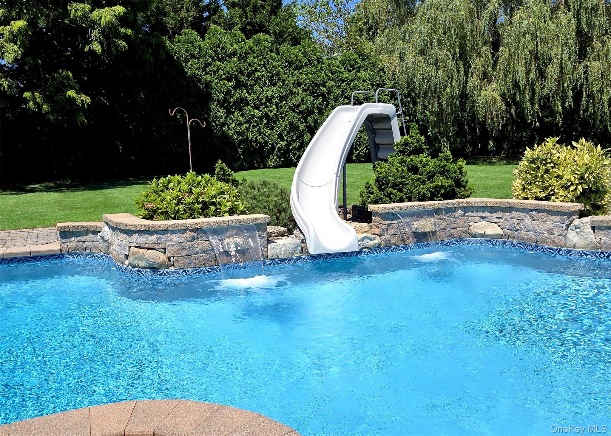 #9 photo, 11 Simpson Gate, Manorville , NY 11949