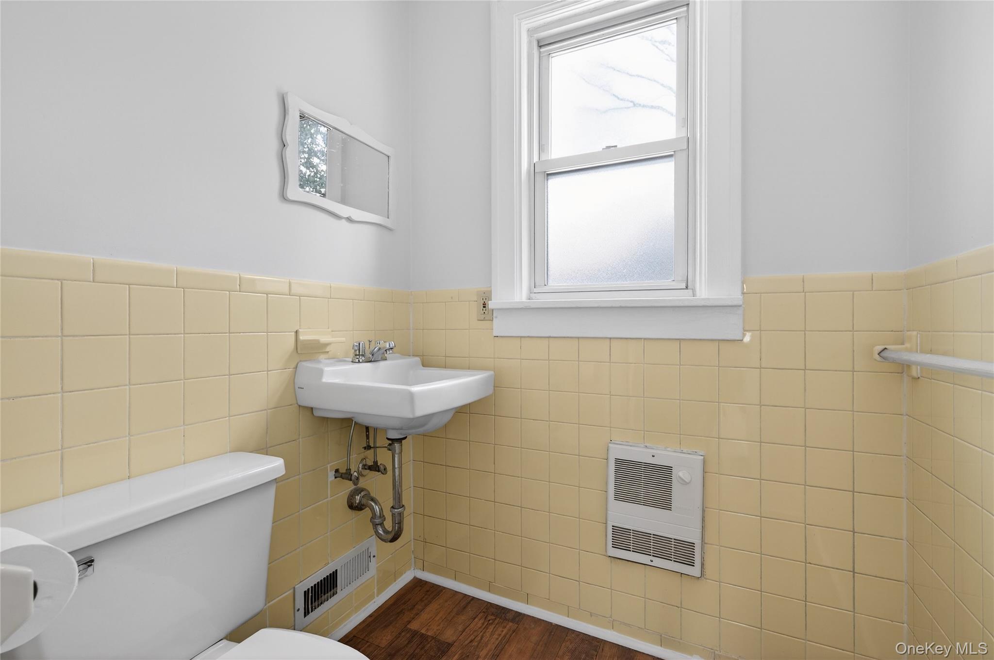 #12 photo, 26 W 5th Street, नासाउ काउंटी Locust Valley , NY 11560