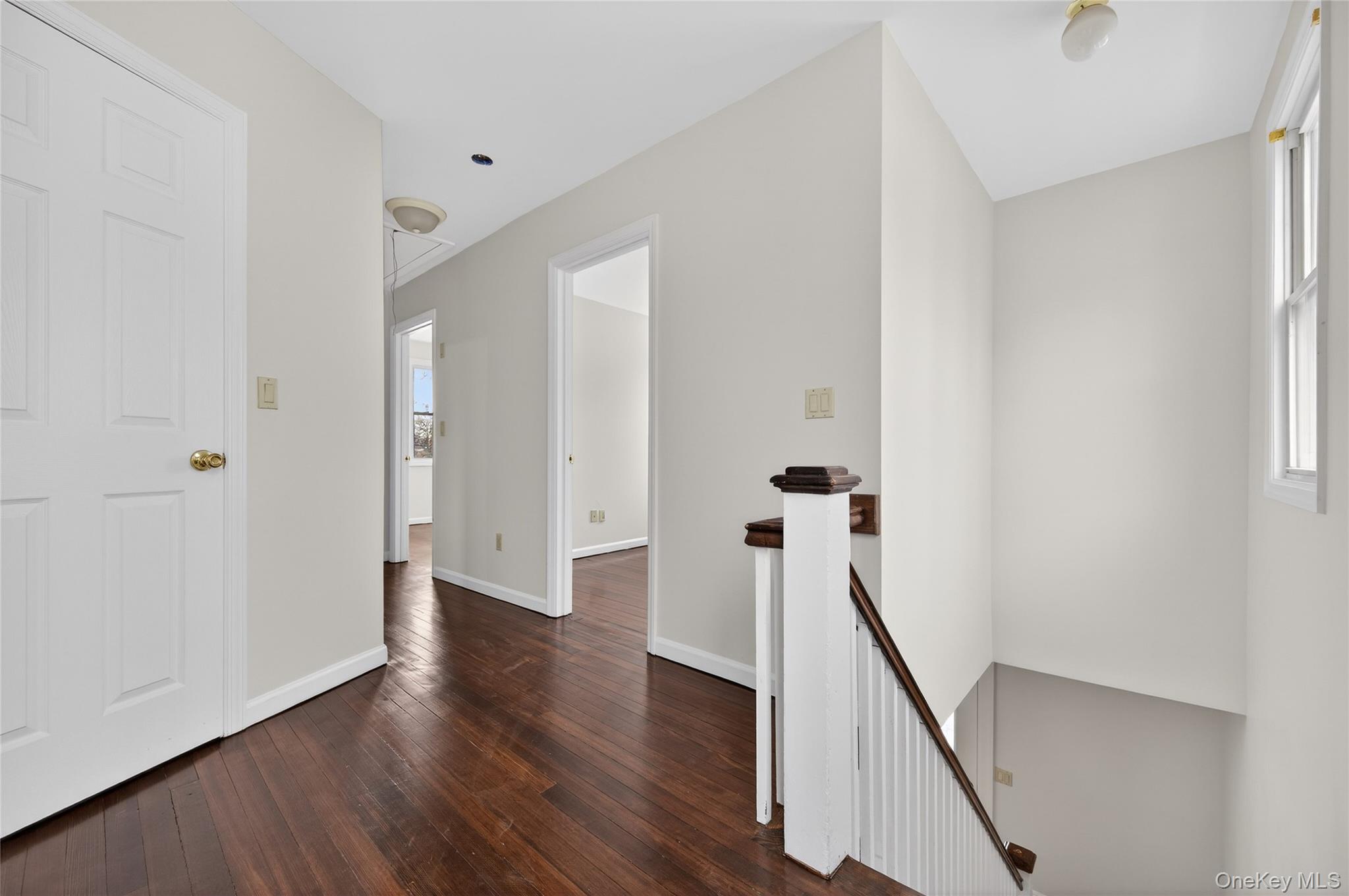 #13 photo, 26 W 5th Street, नासाउ काउंटी Locust Valley , NY 11560