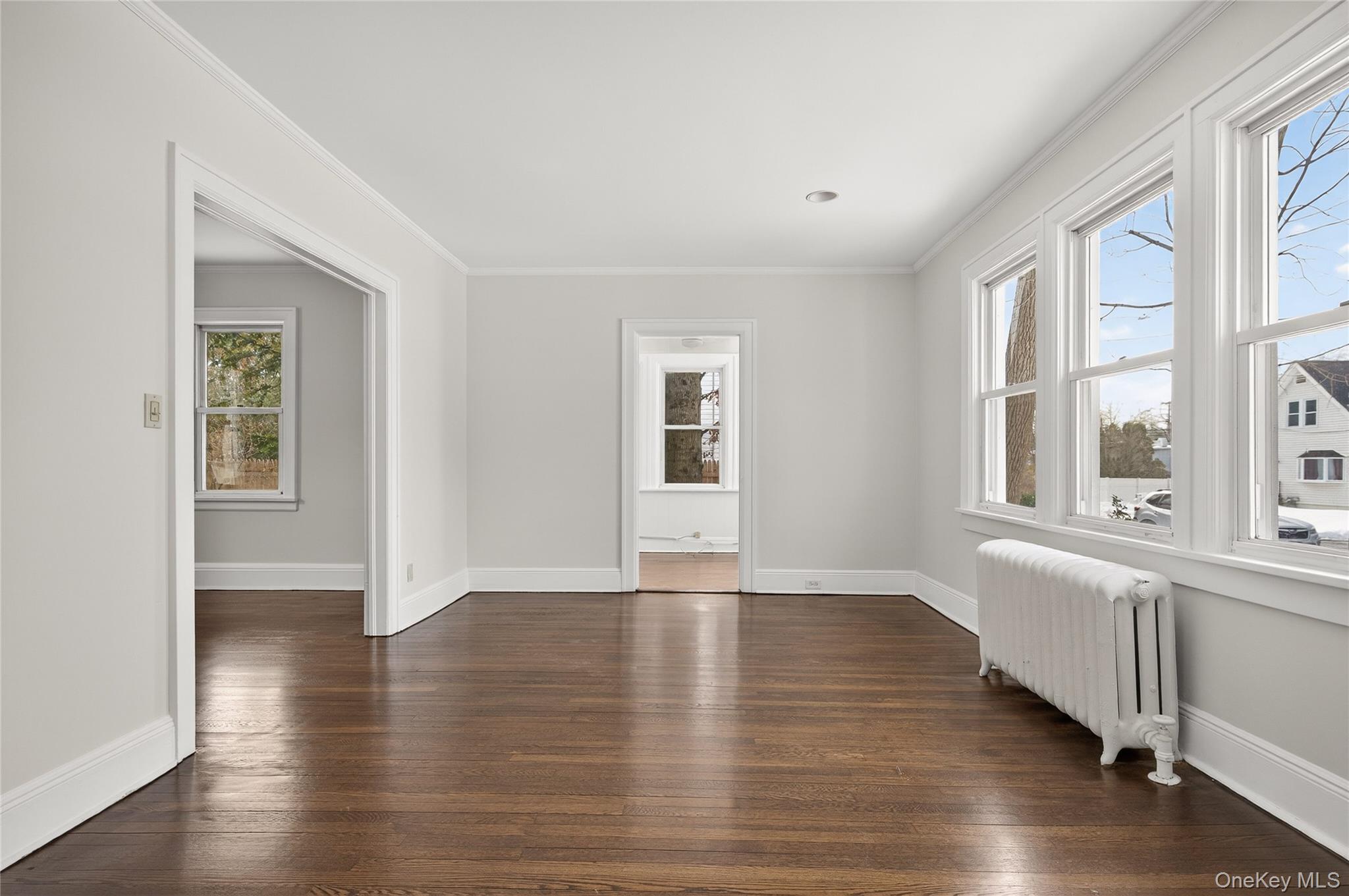 #3 photo, 26 W 5th Street, नासाउ काउंटी Locust Valley , NY 11560