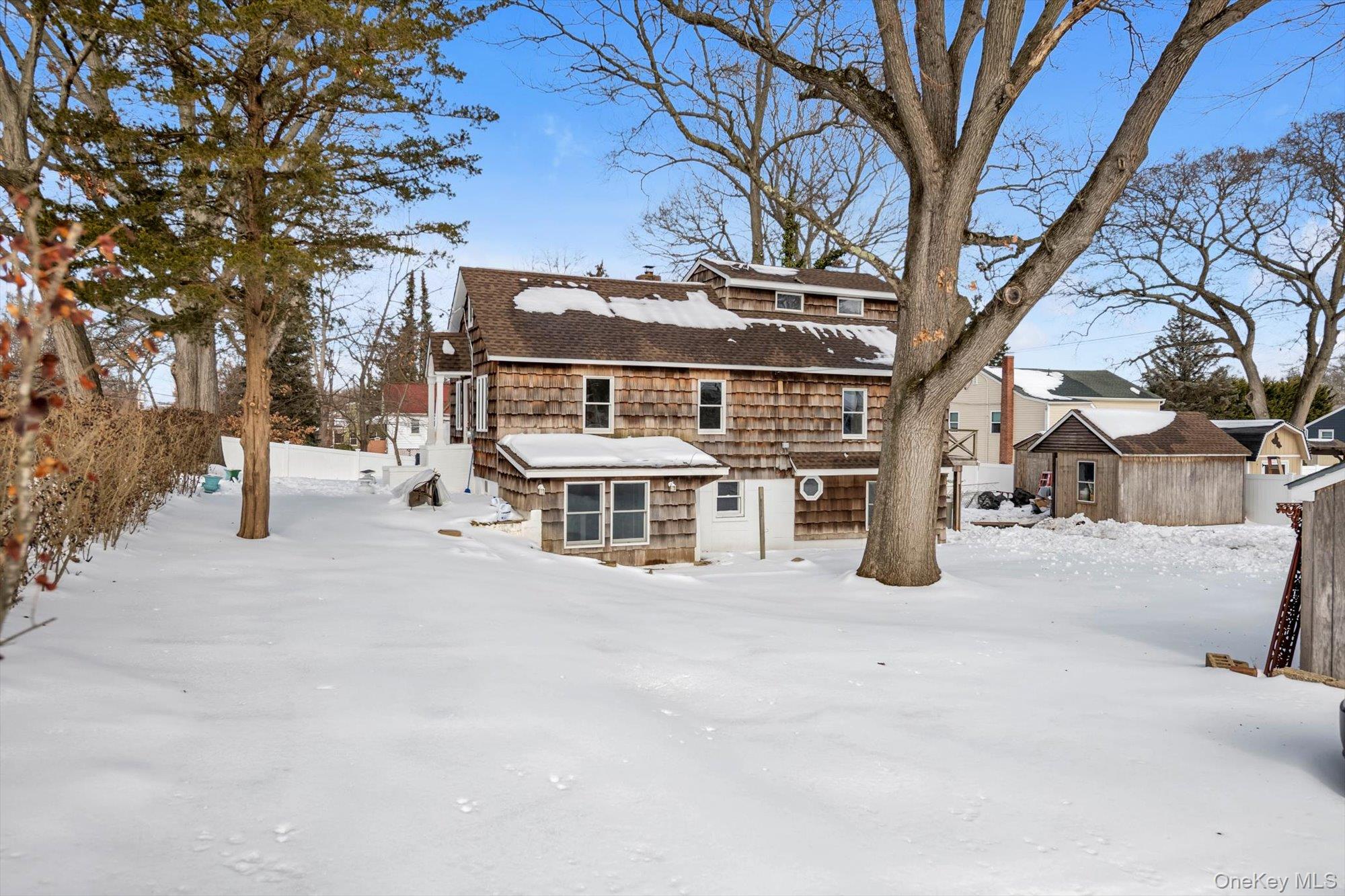 #19 photo, 1117 Saint Johnland Road, Kings Park , NY 11754