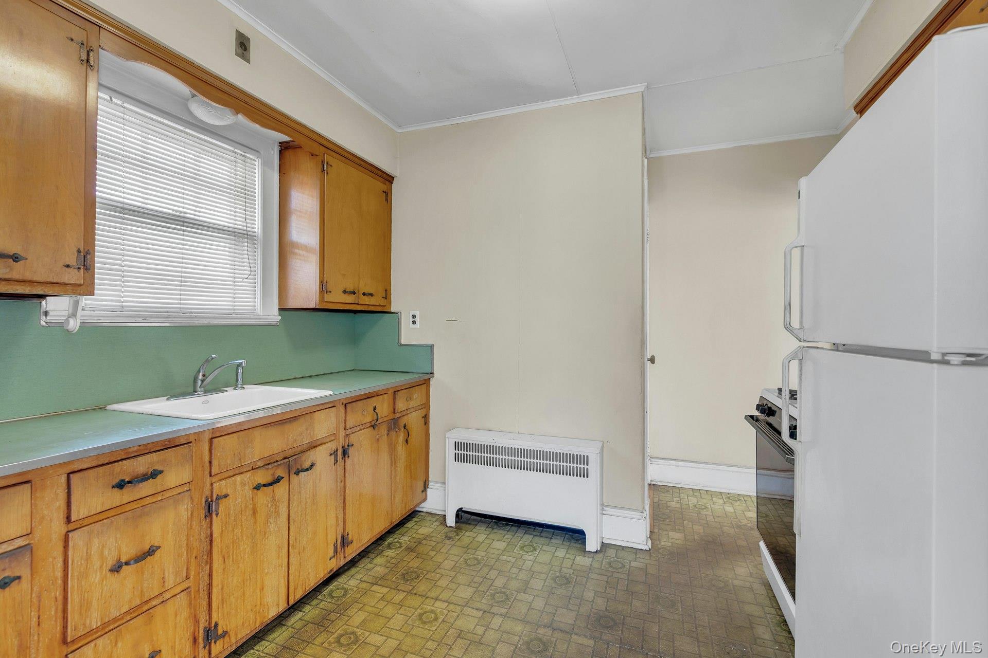 #10 photo, 463 S 3rd Street, Lindenhurst , NY 11757