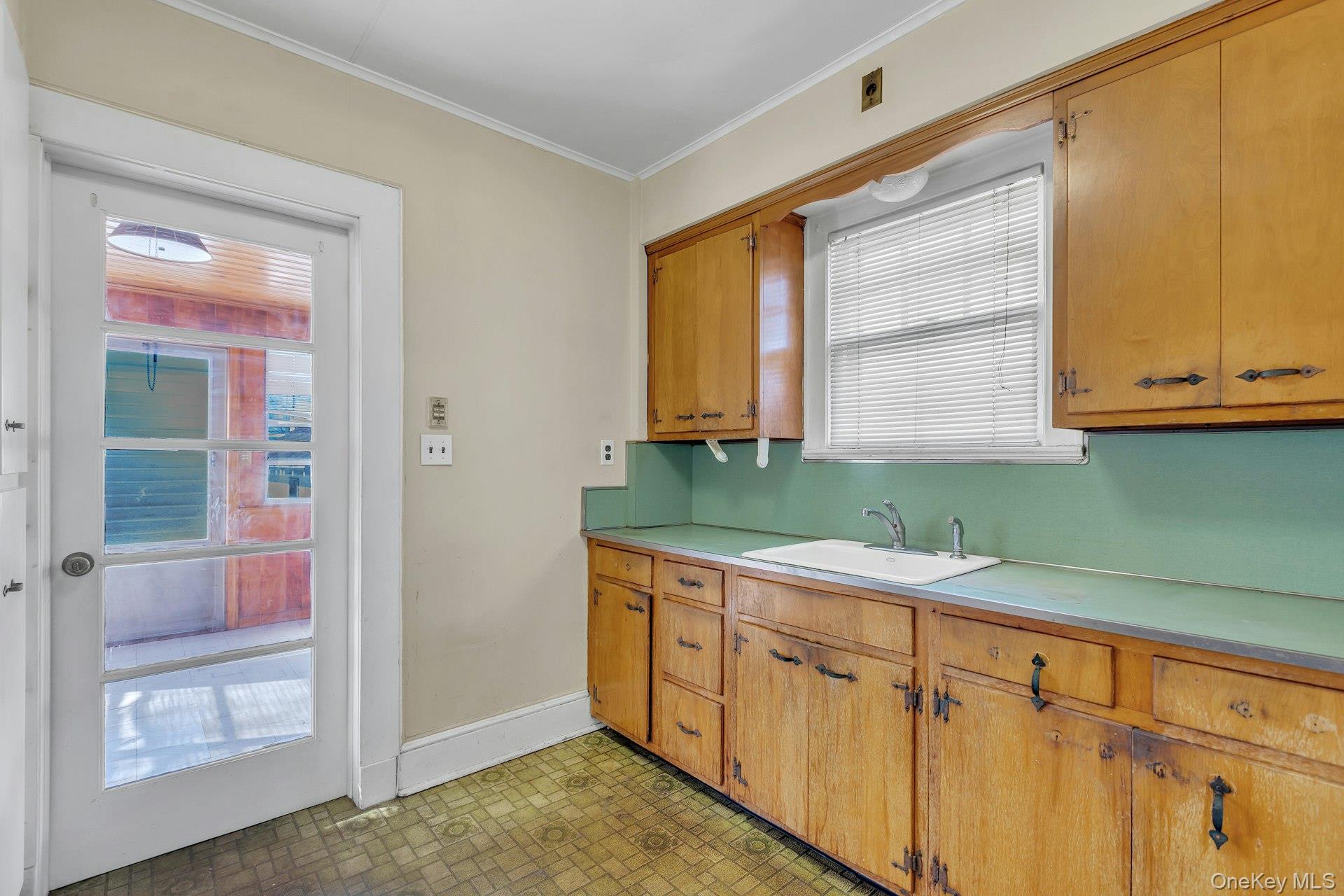 #8 photo, 463 S 3rd Street, Lindenhurst , NY 11757