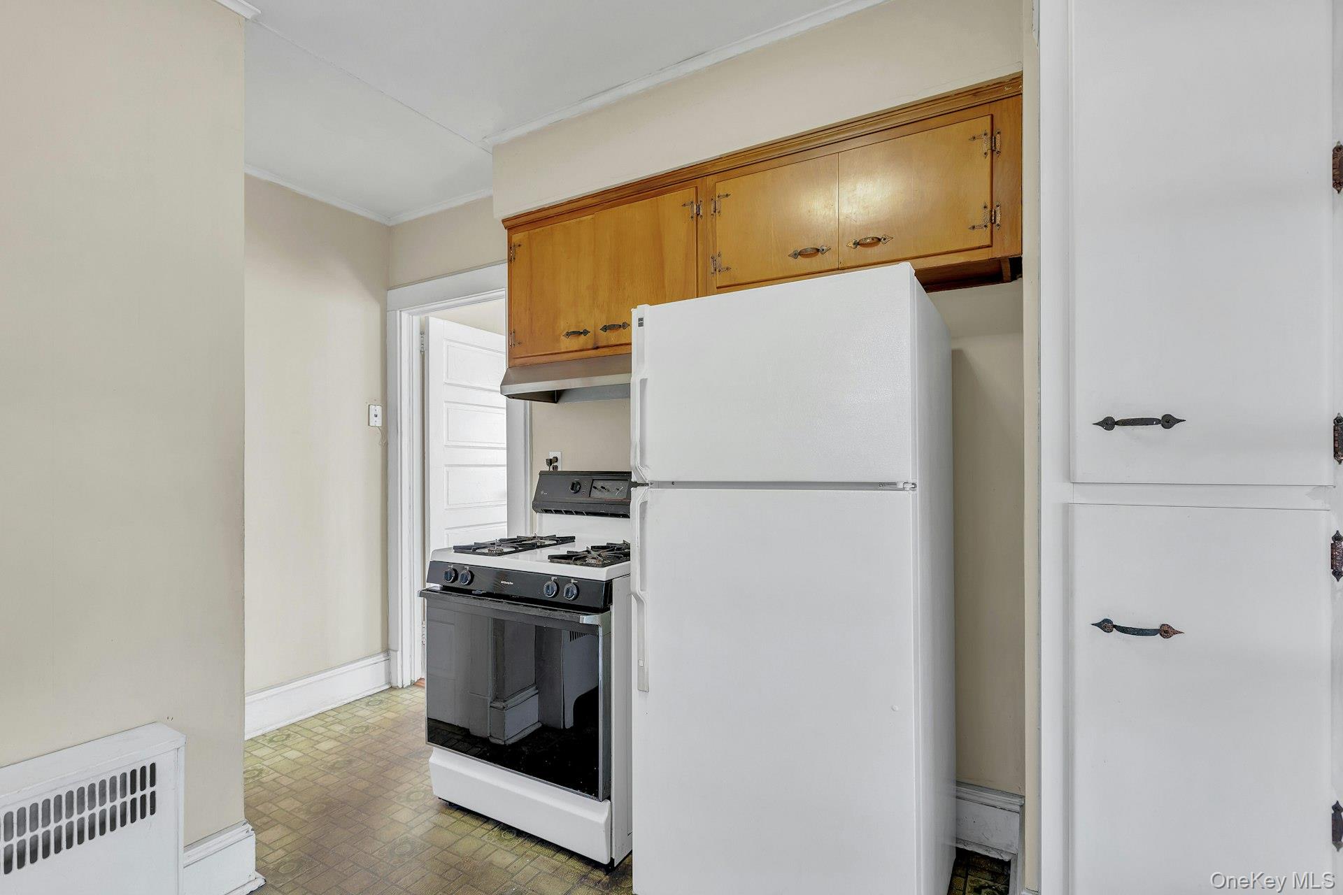 #9 photo, 463 S 3rd Street, Lindenhurst , NY 11757