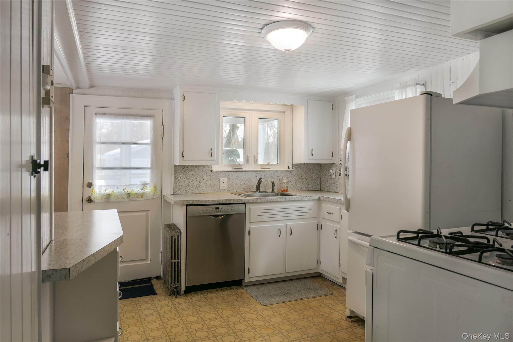 #16 photo, 360 S Country Road, Brookhaven , NY 11719