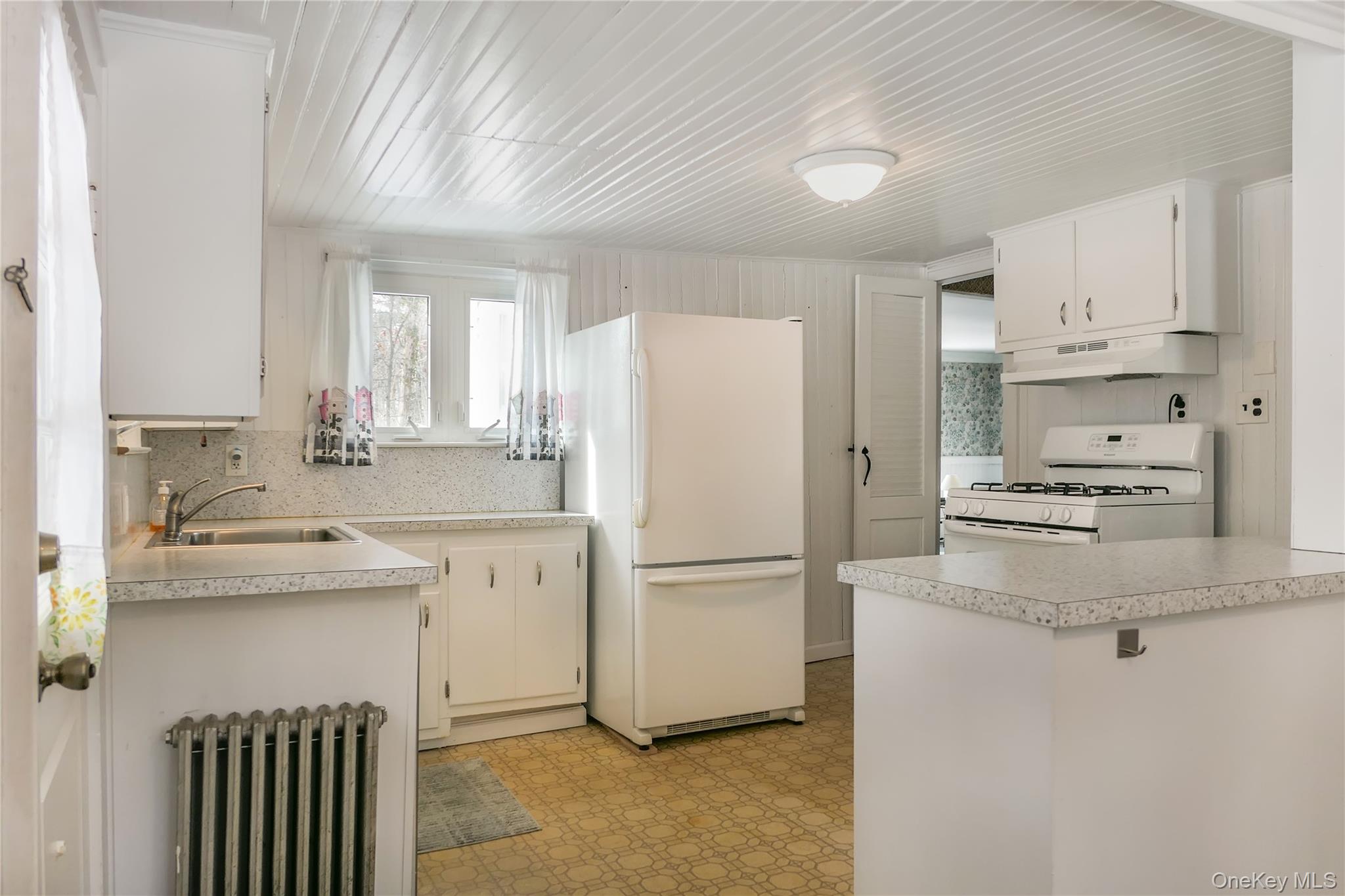 #17 photo, 360 S Country Road, Brookhaven , NY 11719