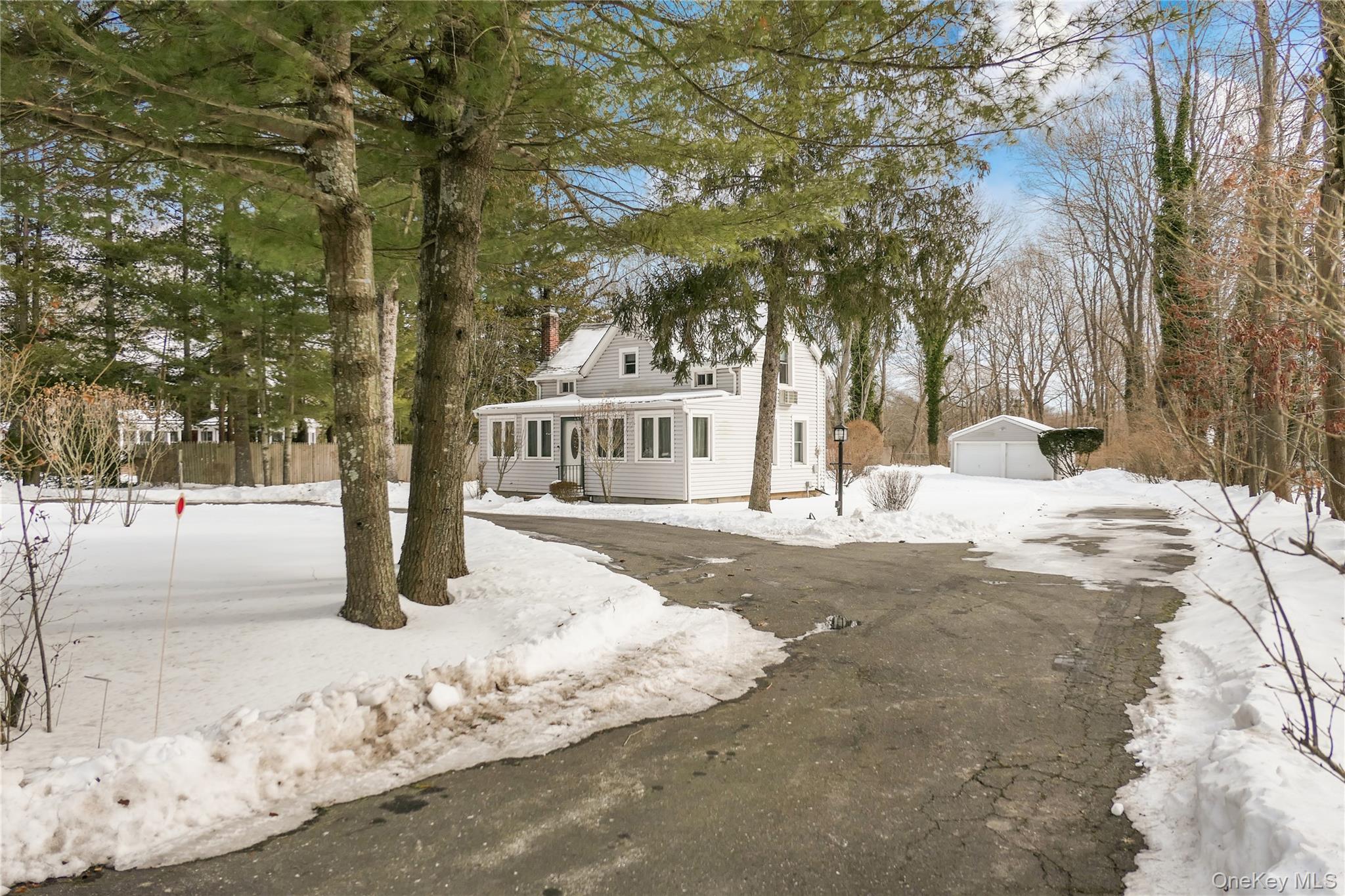 #3 photo, 360 S Country Road, Brookhaven , NY 11719