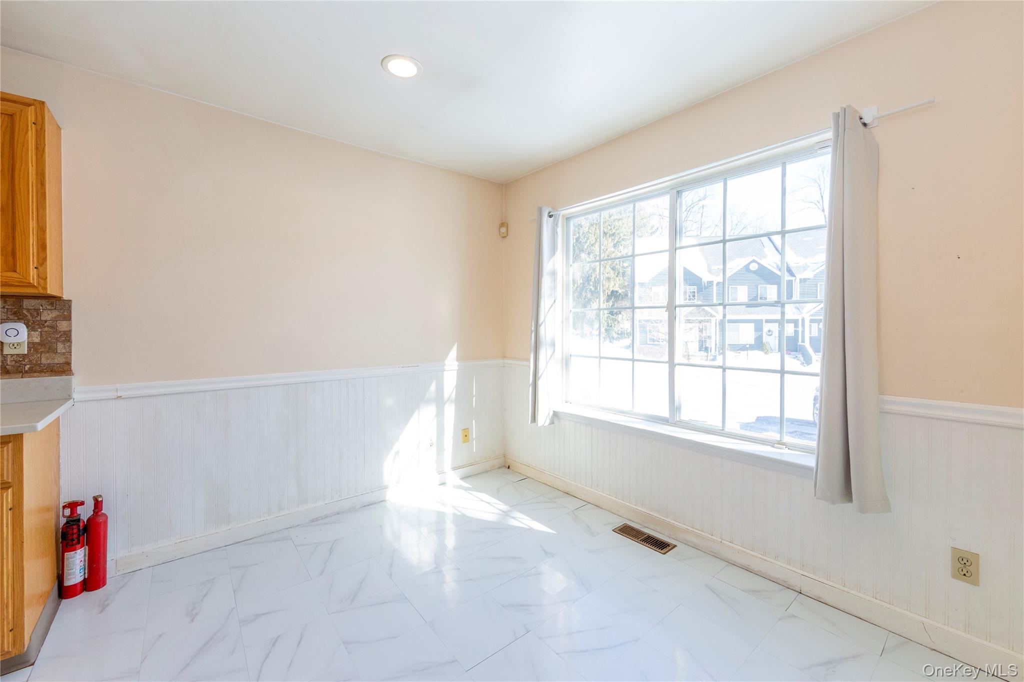 #7 photo, 203 Kensington Court, Brewster , NY 10509