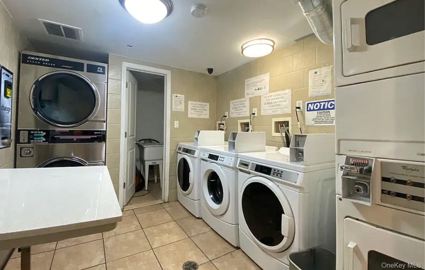 #14 photo, 2447 44th Street, Куинс ‖ Astoria , NY 11103