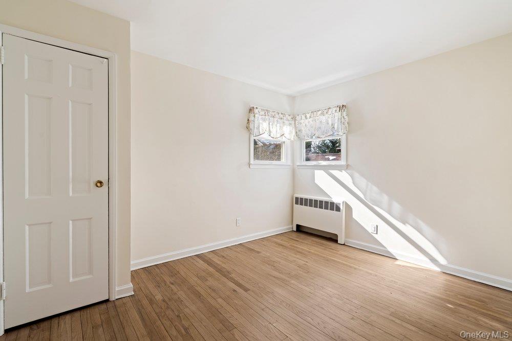 #19 photo, 91 Drake Street, מחוז נסאו Malverne , NY 11565