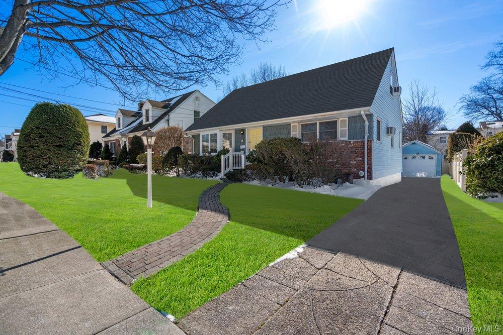 #2 photo, 91 Drake Street, מחוז נסאו Malverne , NY 11565