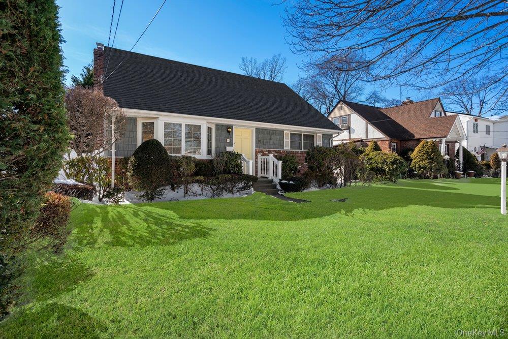 #3 photo, 91 Drake Street, מחוז נסאו Malverne , NY 11565