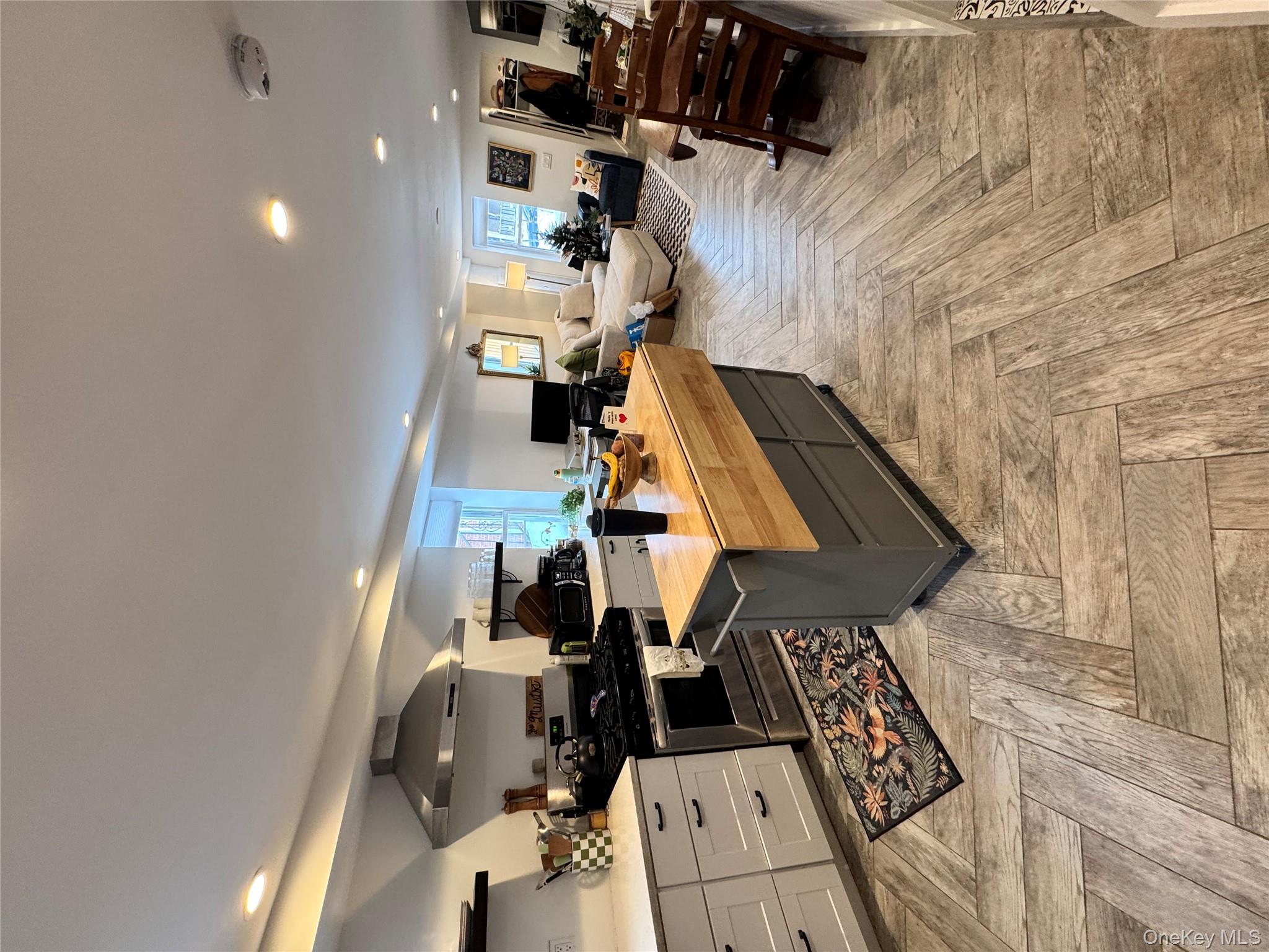 #10 photo, 122 E Fulton Street, מחוז נסאו Long Beach , NY 11561