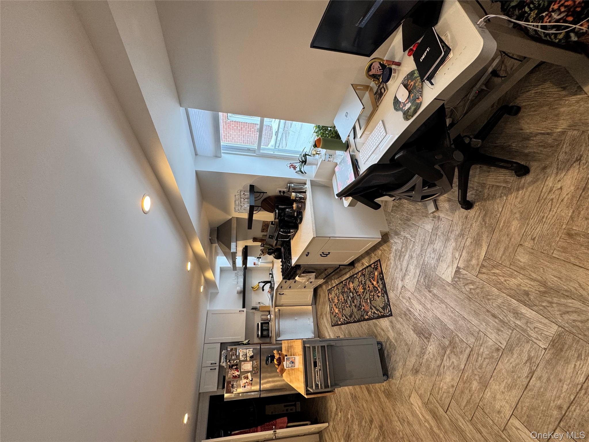 #7 photo, 122 E Fulton Street, מחוז נסאו Long Beach , NY 11561