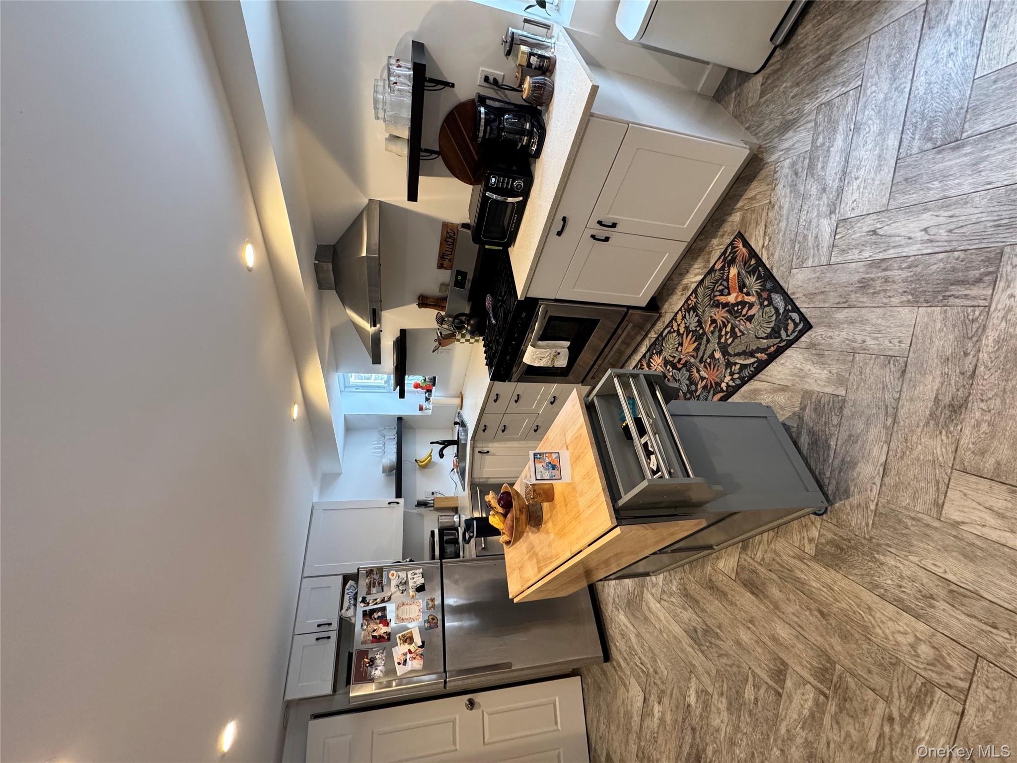 #9 photo, 122 E Fulton Street, מחוז נסאו Long Beach , NY 11561