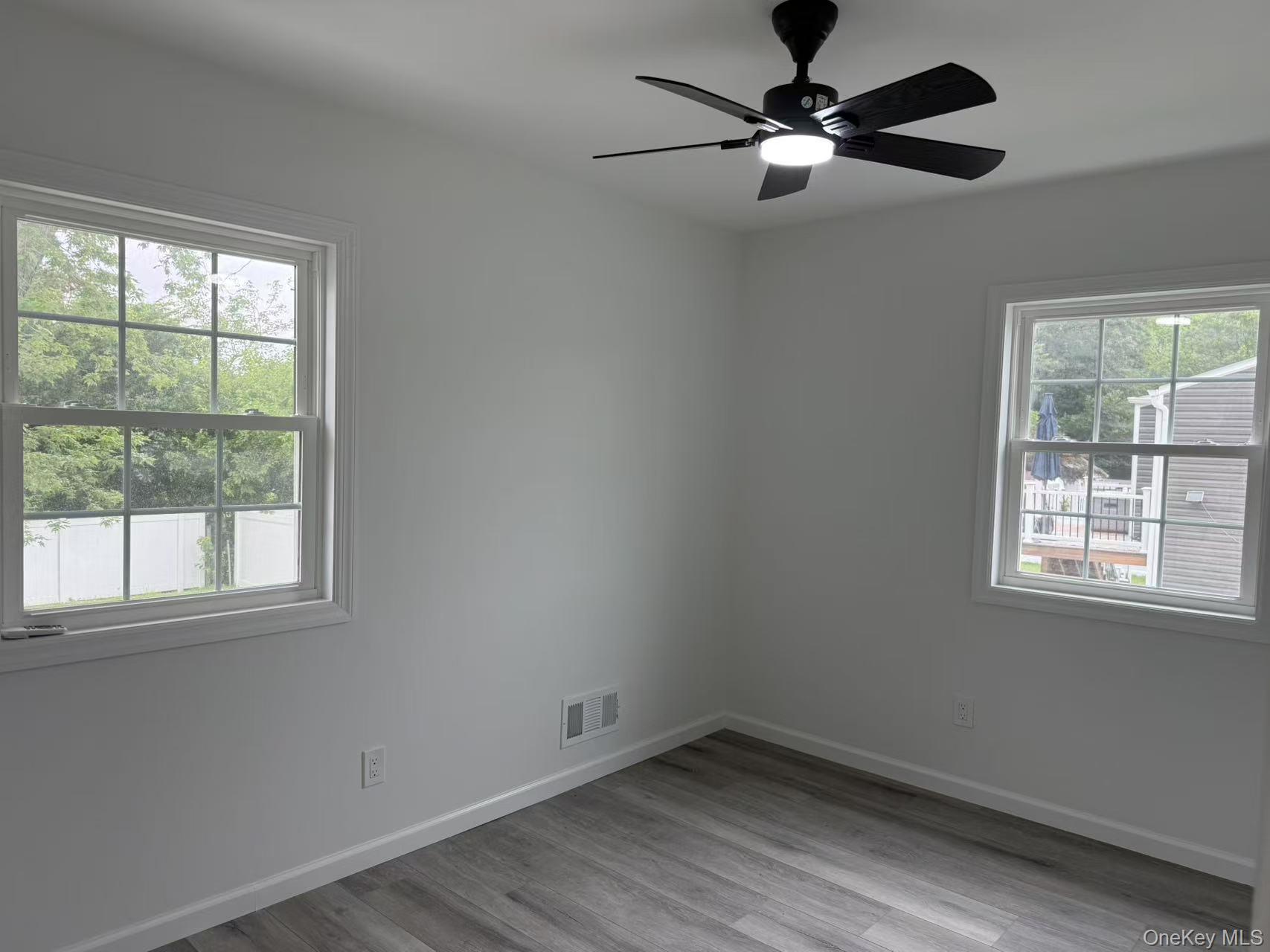 #19 photo, 495 Hawkins Road, सफ़ोक काउंटी Selden , NY 11784