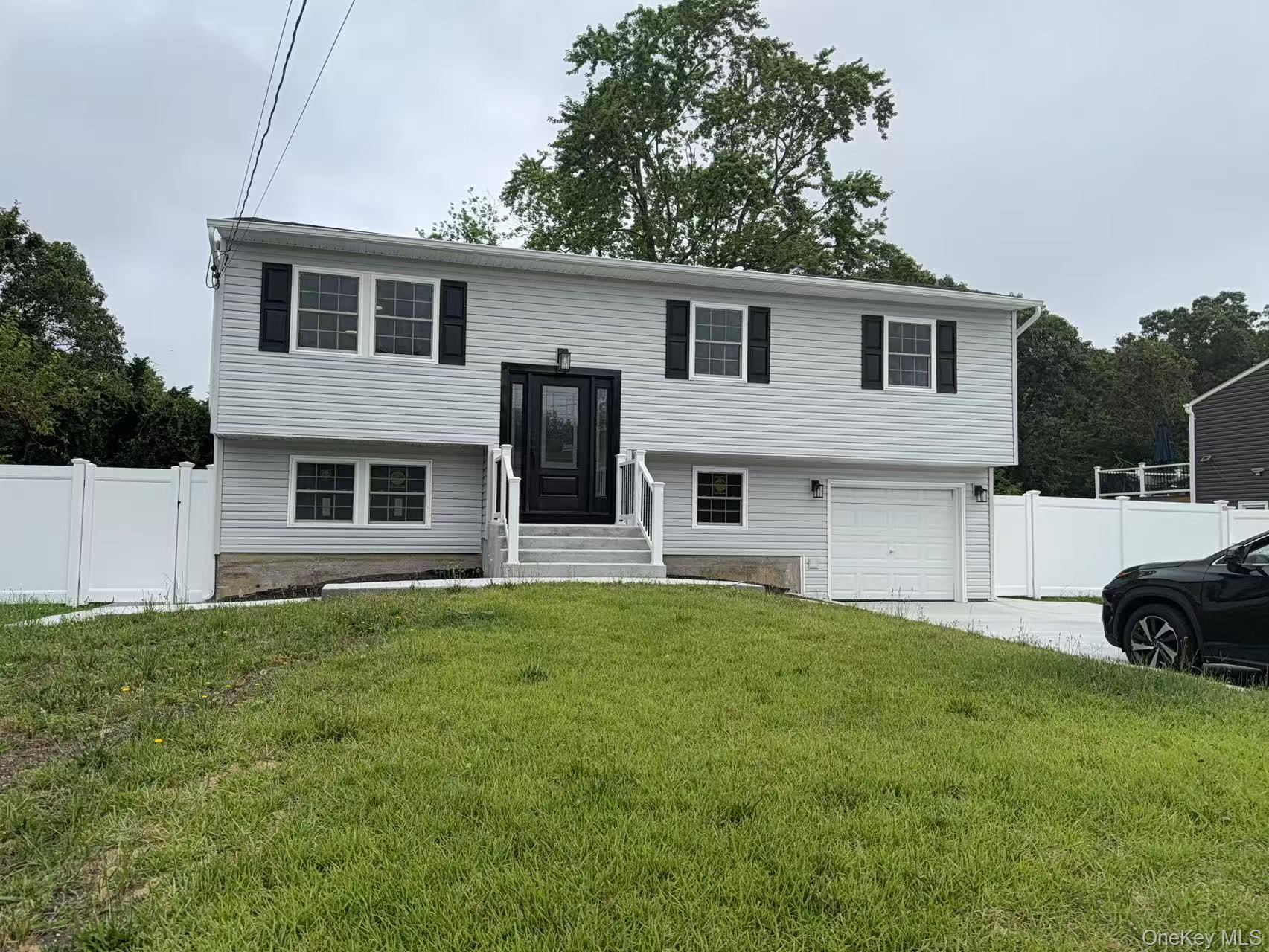 #2 photo, 495 Hawkins Road, सफ़ोक काउंटी Selden , NY 11784