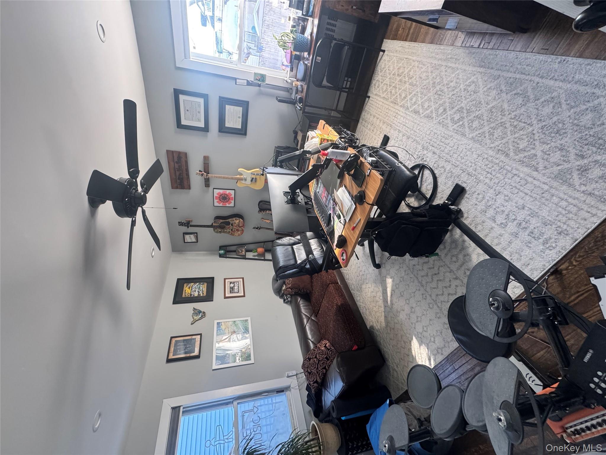 #15 photo, 122 E Fulton Street, מחוז נסאו Long Beach , NY 11561