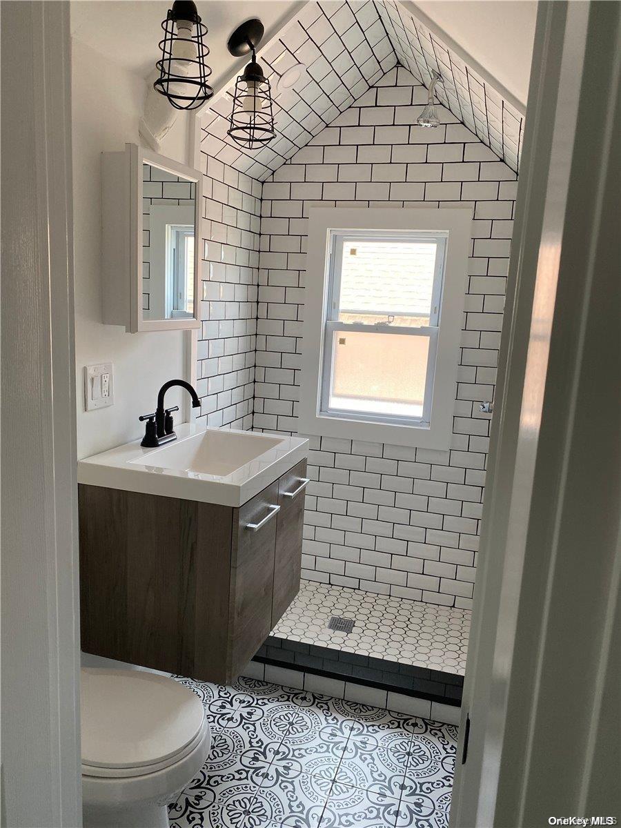 #4 photo, 122 E Fulton Street, מחוז נסאו Long Beach , NY 11561