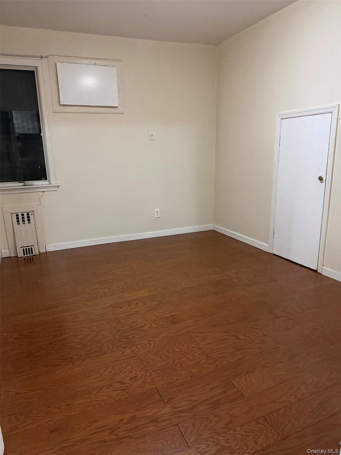 #3 photo, 7019 164th Street, קווינס Fresh Meadows , NY 11365