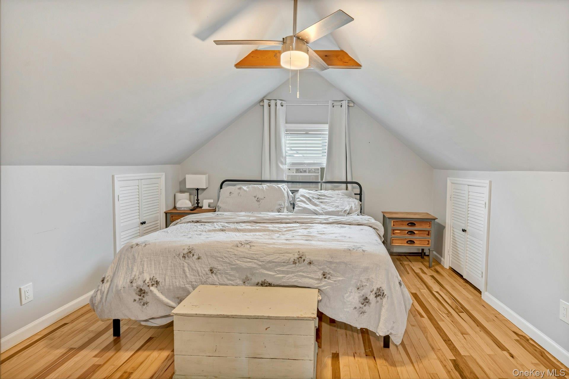 #11 photo, 35 Kenwood Avenue, מחוז נסאו Massapequa , NY 11758