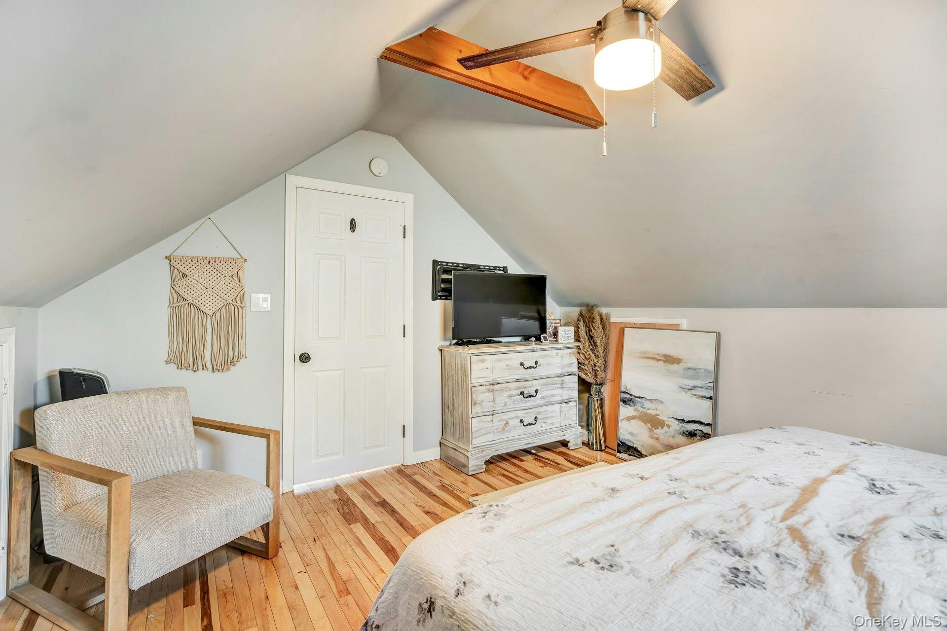 #12 photo, 35 Kenwood Avenue, מחוז נסאו Massapequa , NY 11758